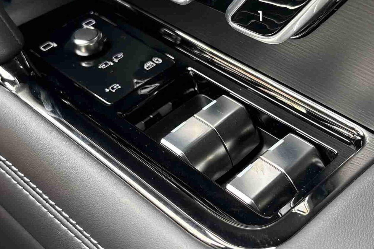 Land Rover Range Rover Sport view 31