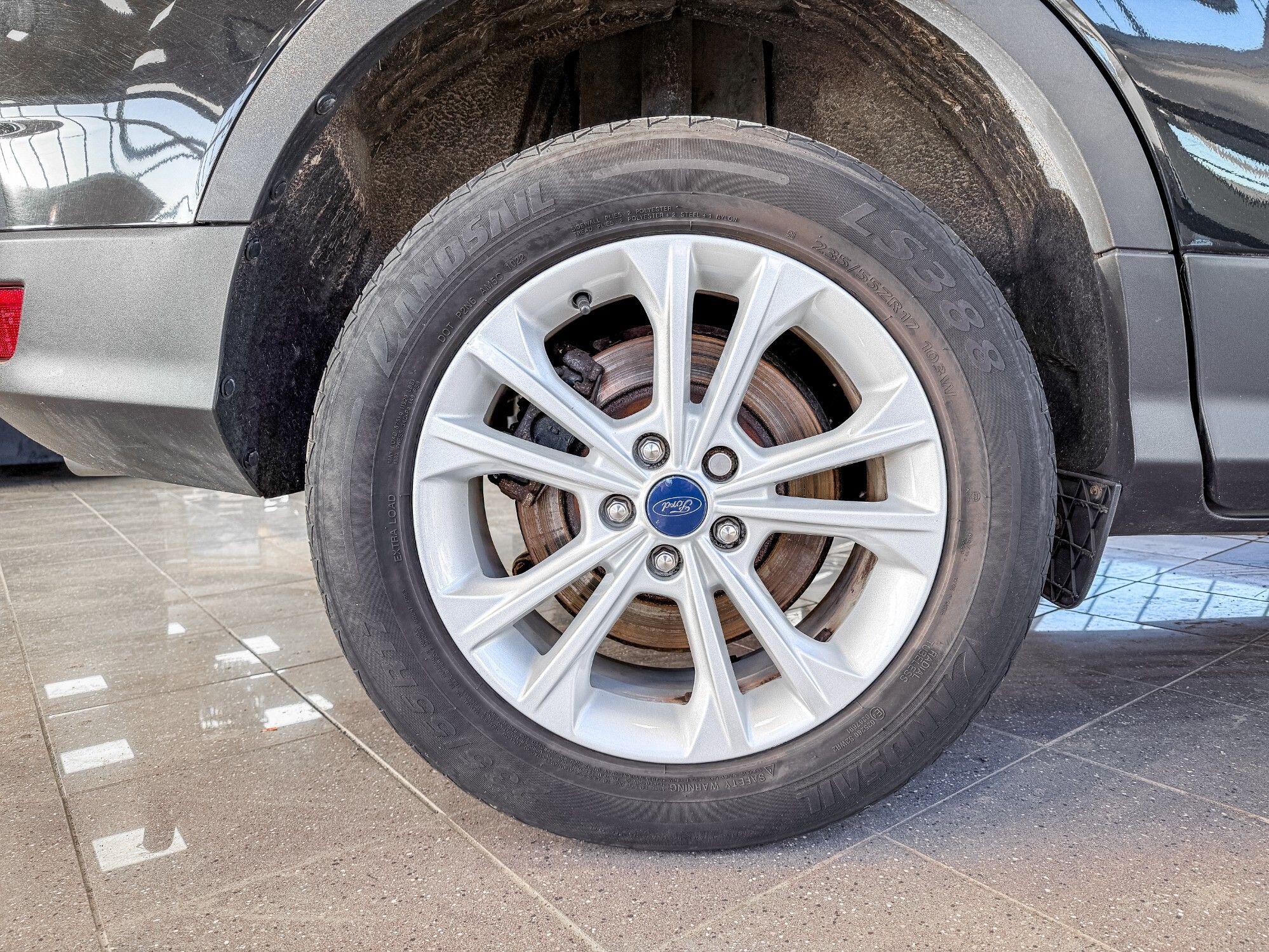 Ford Kuga view 5
