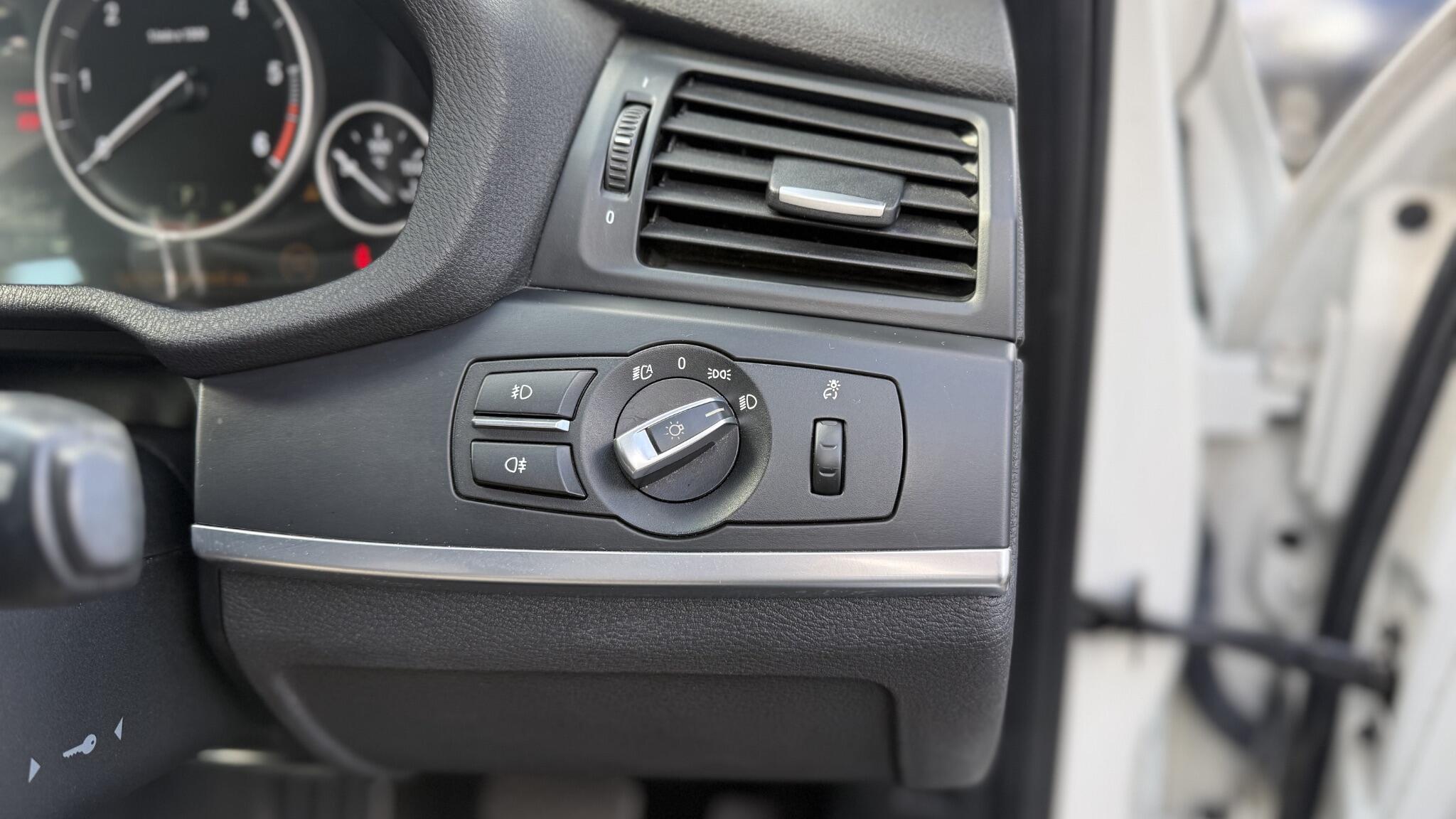 BMW X3 view 29