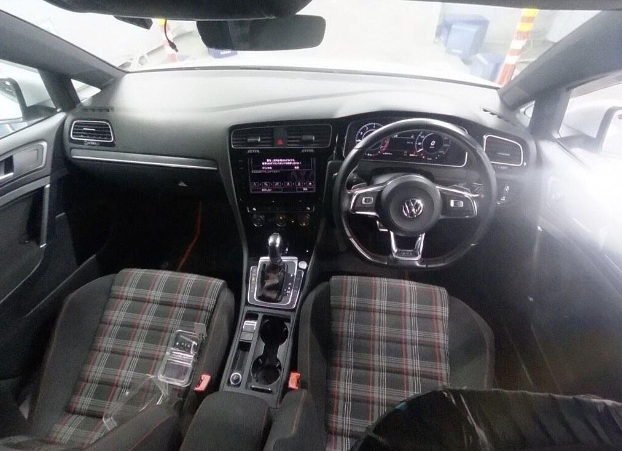 Volkswagen Golf view 5