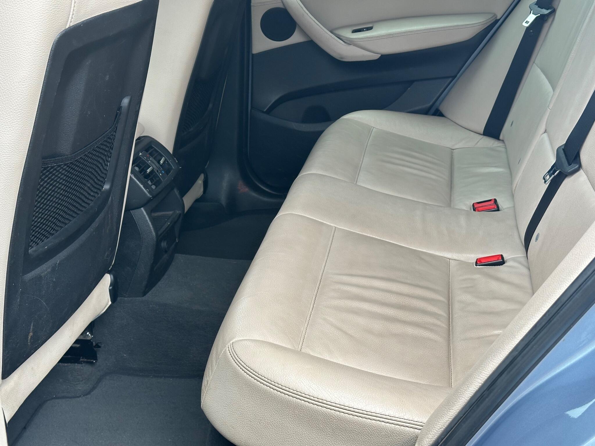 BMW X3 view 12