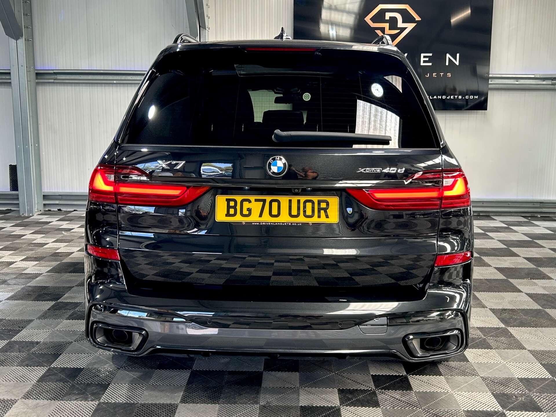 BMW X7 view 15