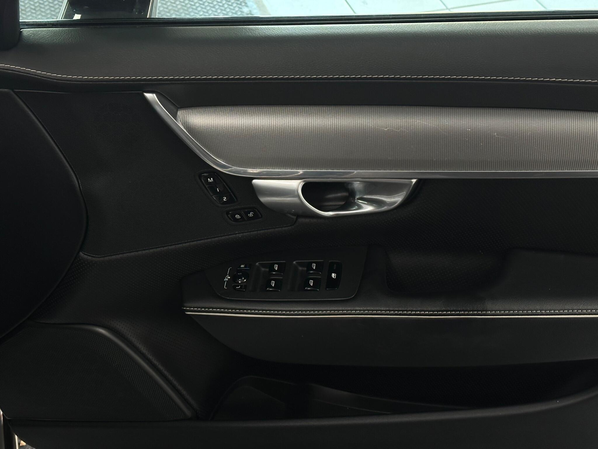 Volvo S90 view 19