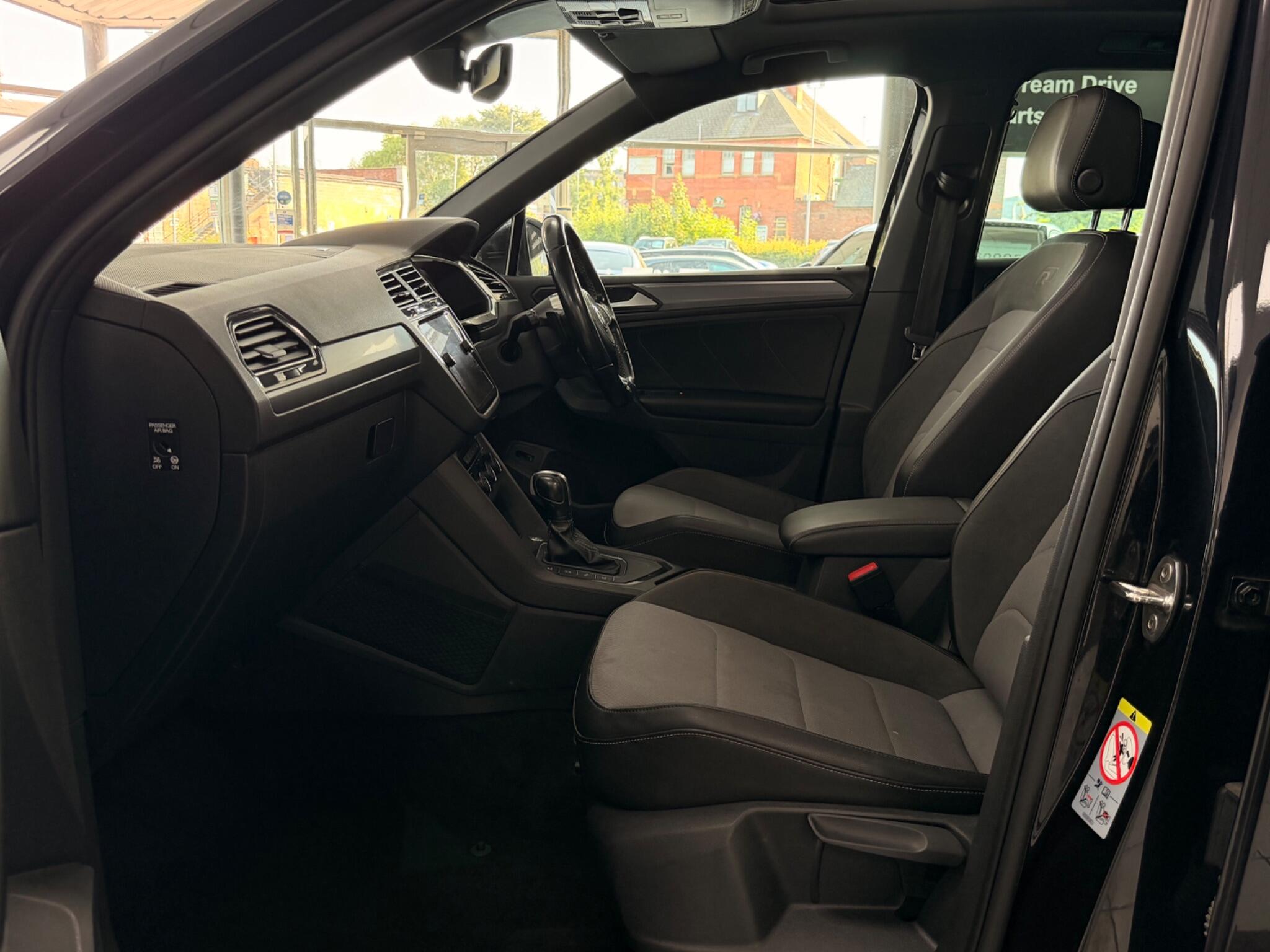 Volkswagen Tiguan view 37