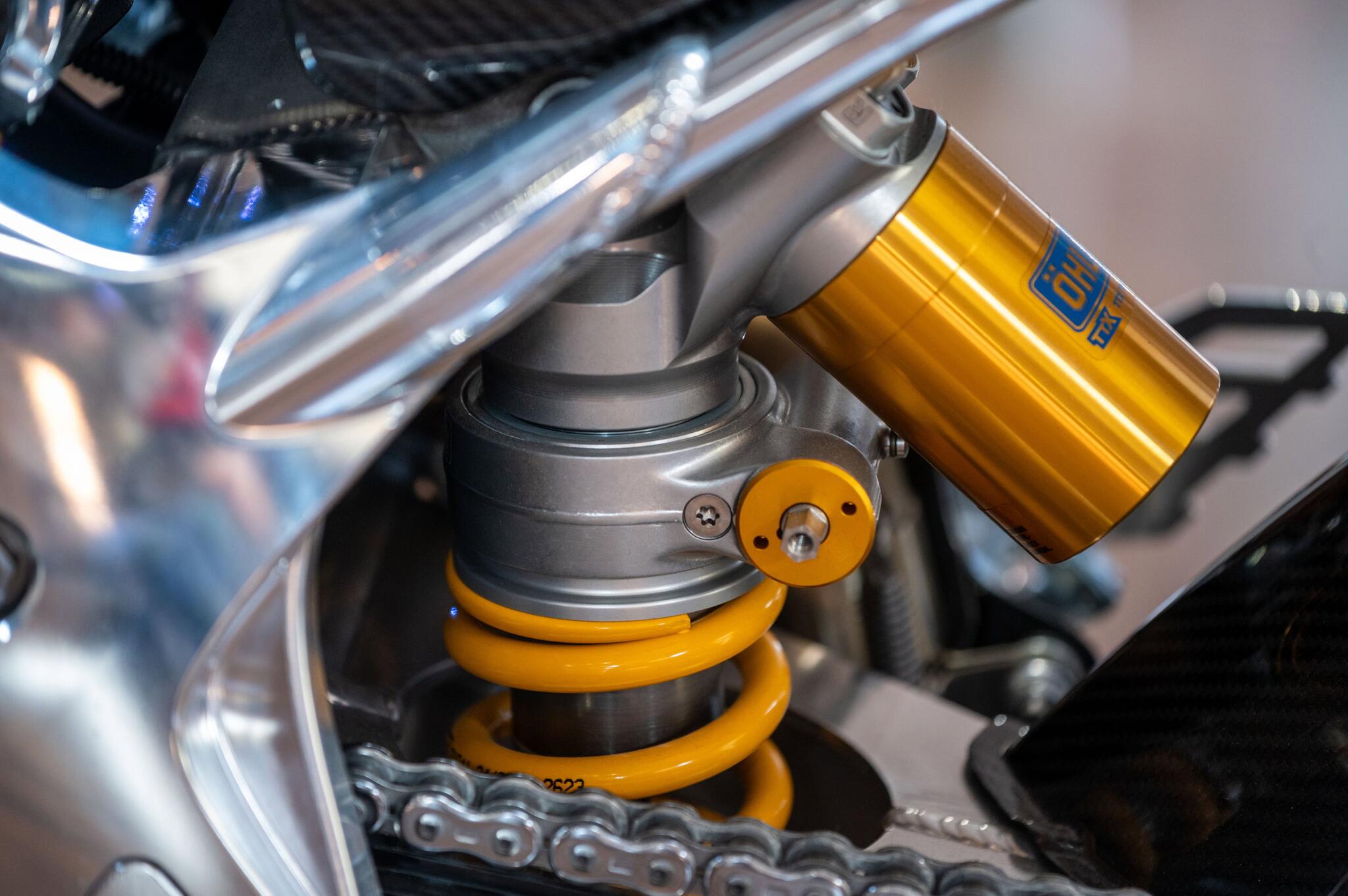 Norton V4 CR view 22