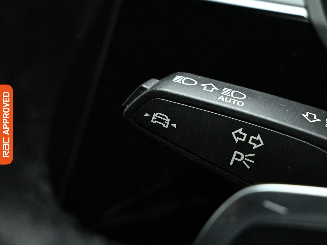 Audi E-Tron view 22