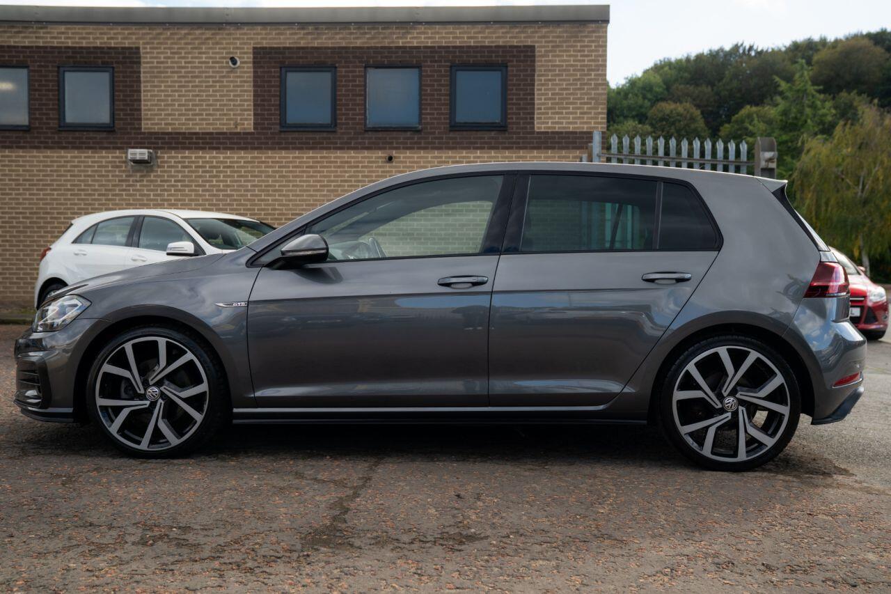 Volkswagen Golf view 18