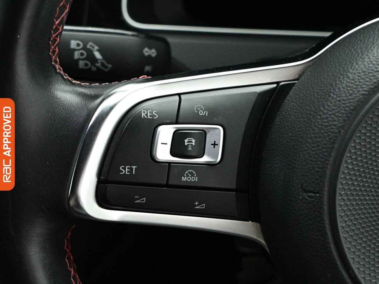 Volkswagen Golf view 21