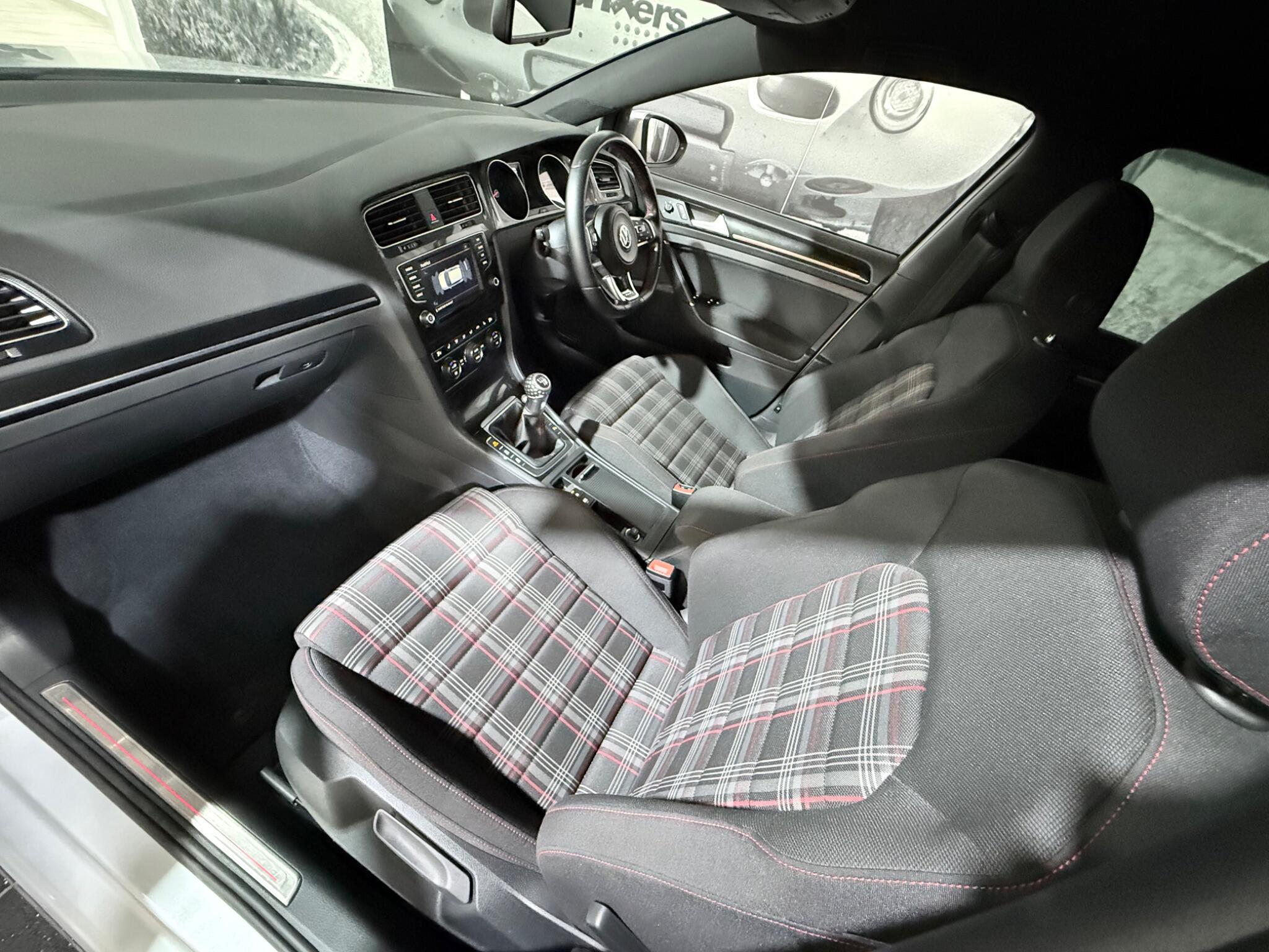 Volkswagen Golf view 2