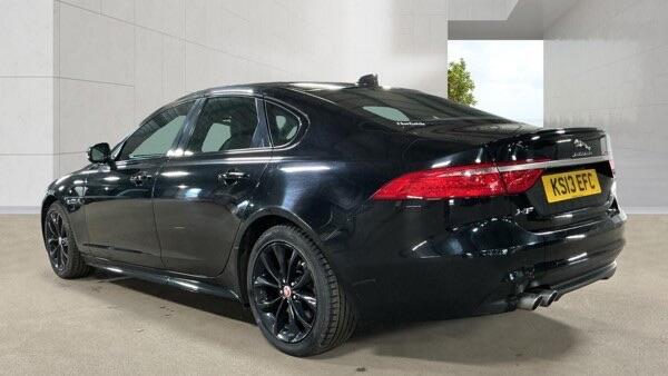 Jaguar XF view 4