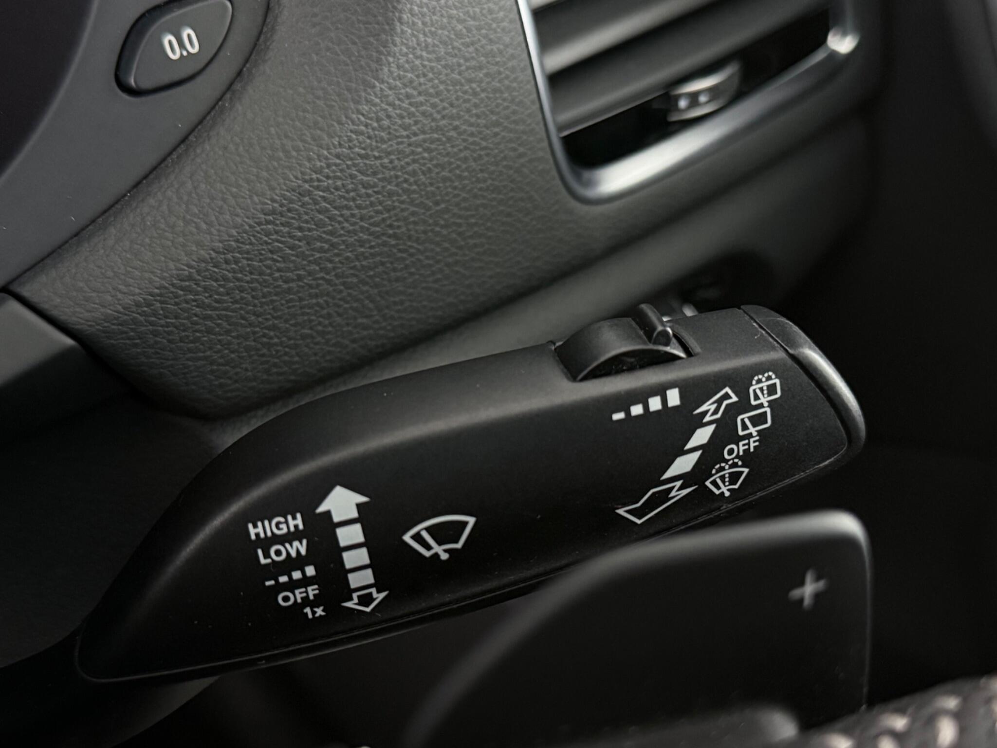 Audi Q3 view 29