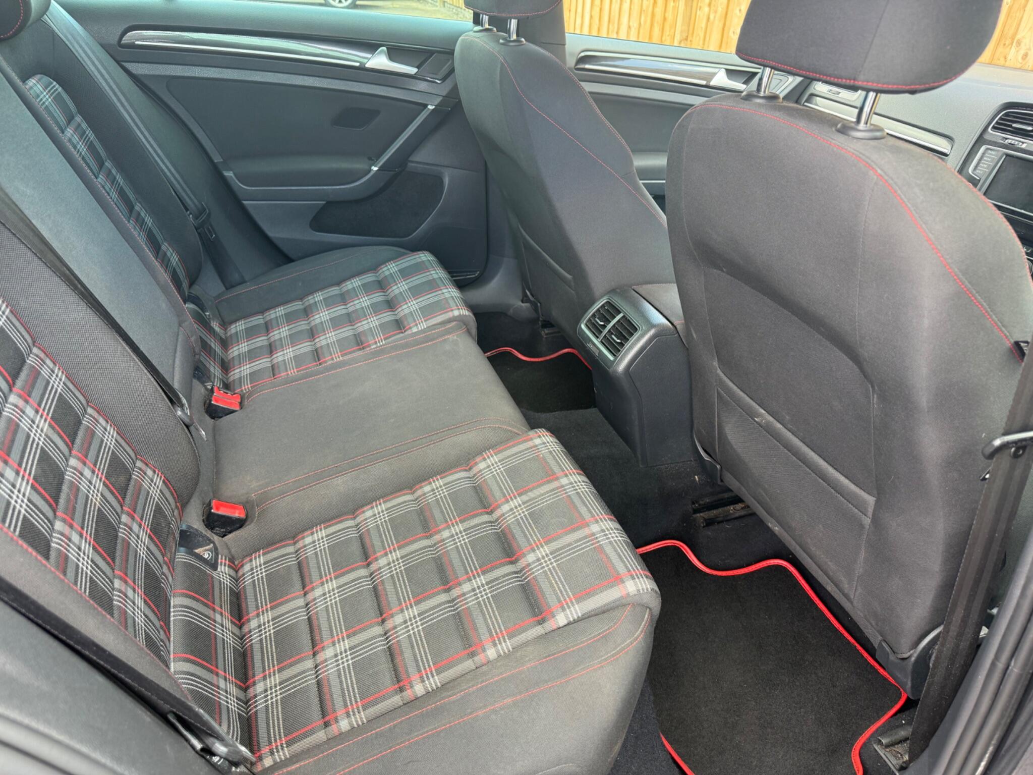 Volkswagen Golf view 8