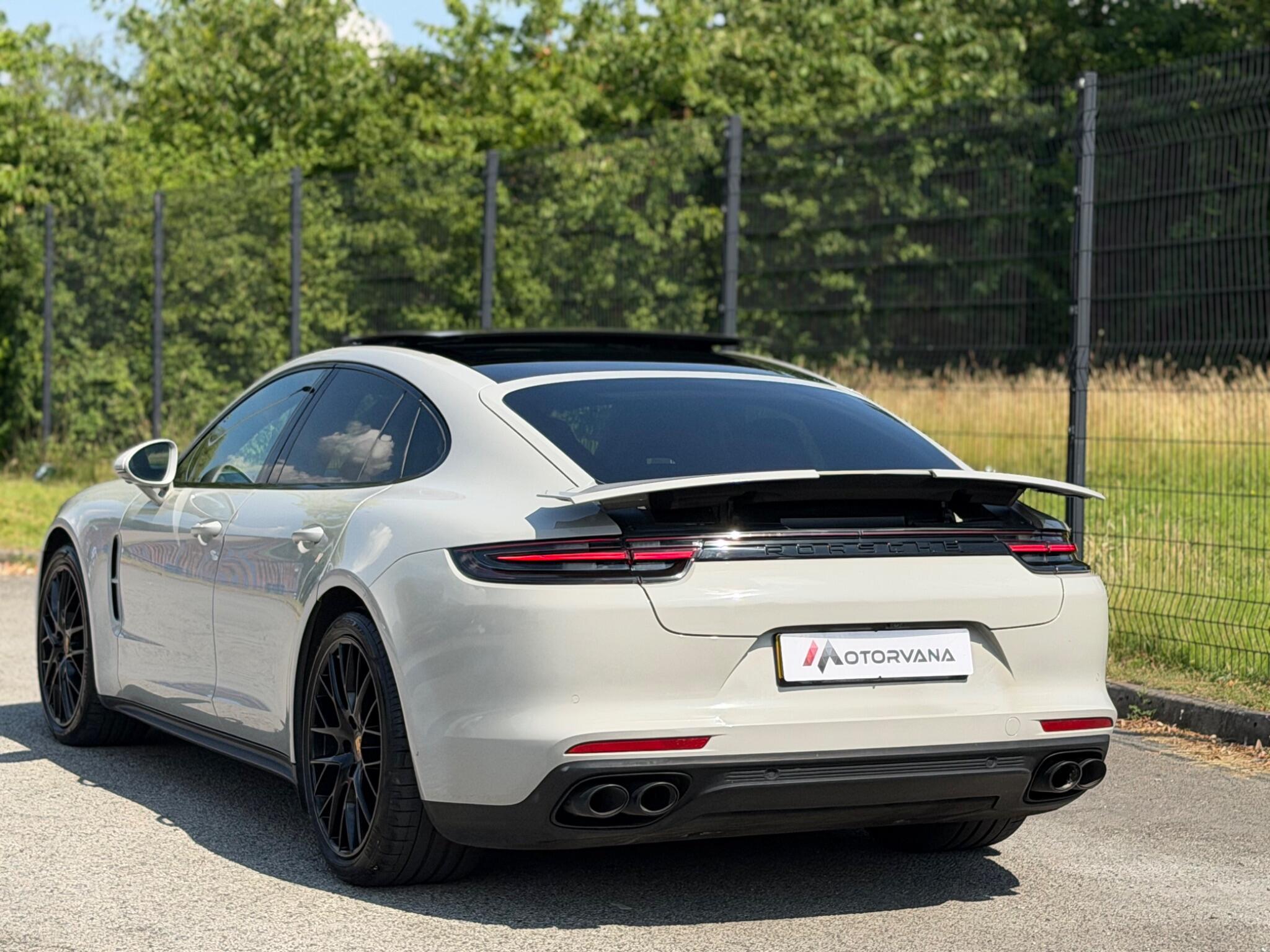 Porsche Panamera view 4