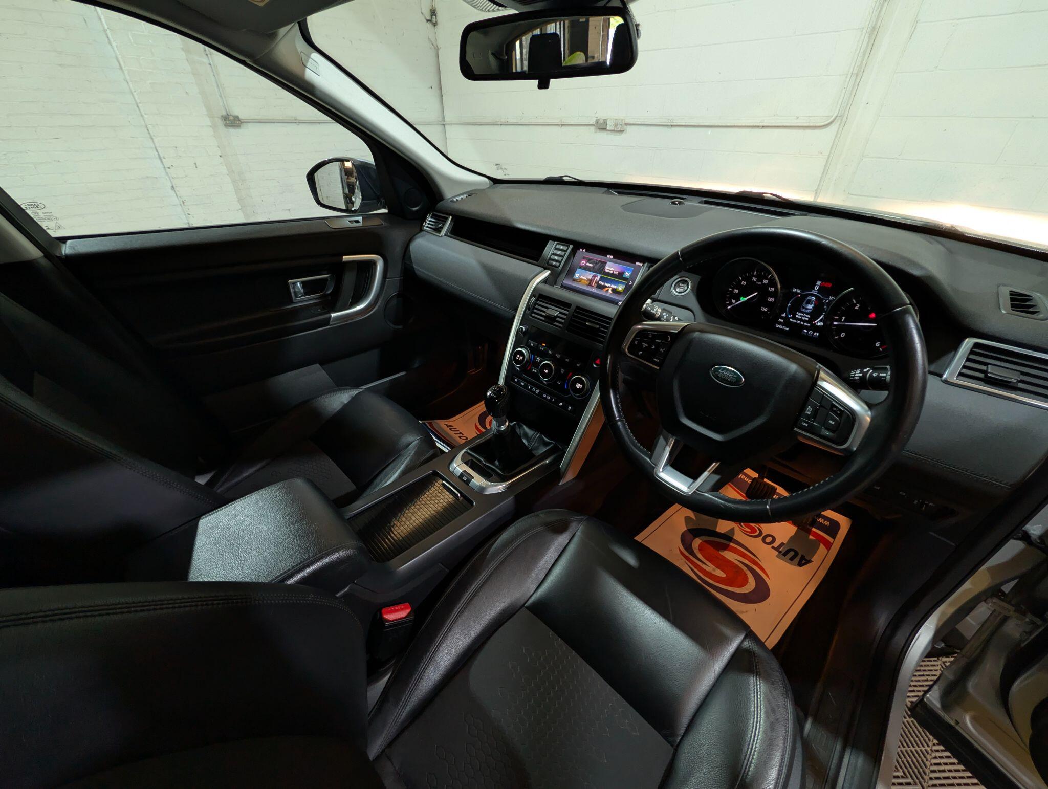 Land Rover Discovery Sport view 67