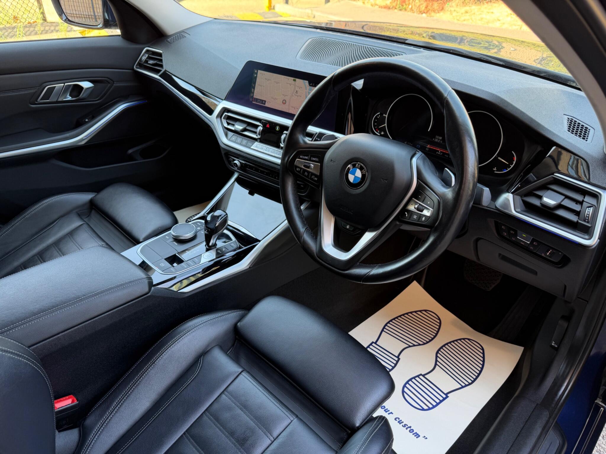 BMW 3 Series view 21