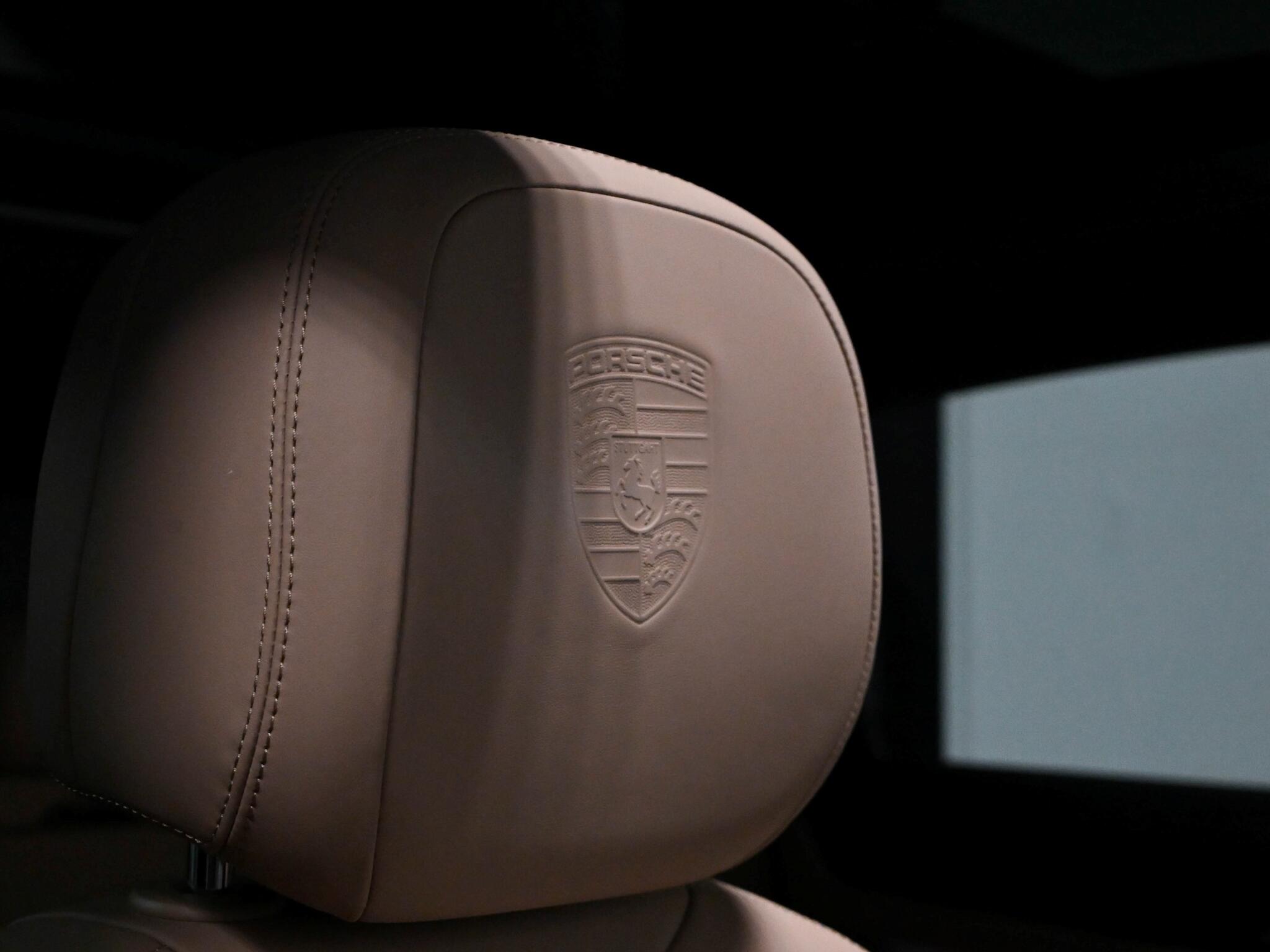 Porsche Cayenne view 11