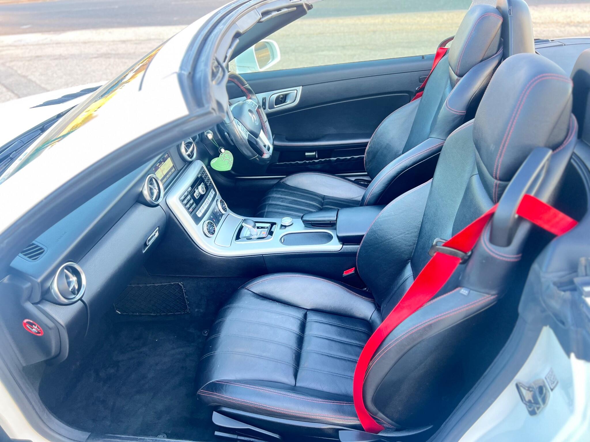 Mercedes-Benz SLK view 12