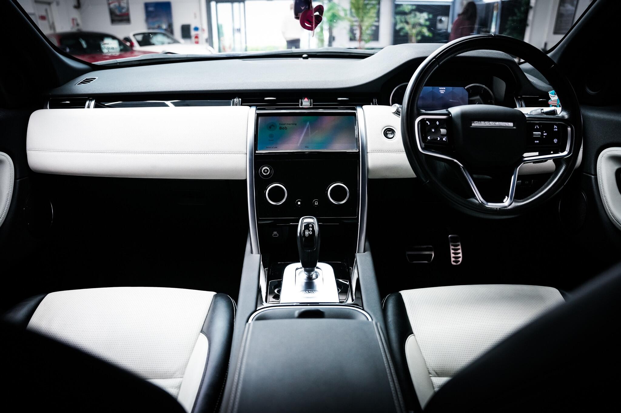 Land Rover Discovery Sport view 21