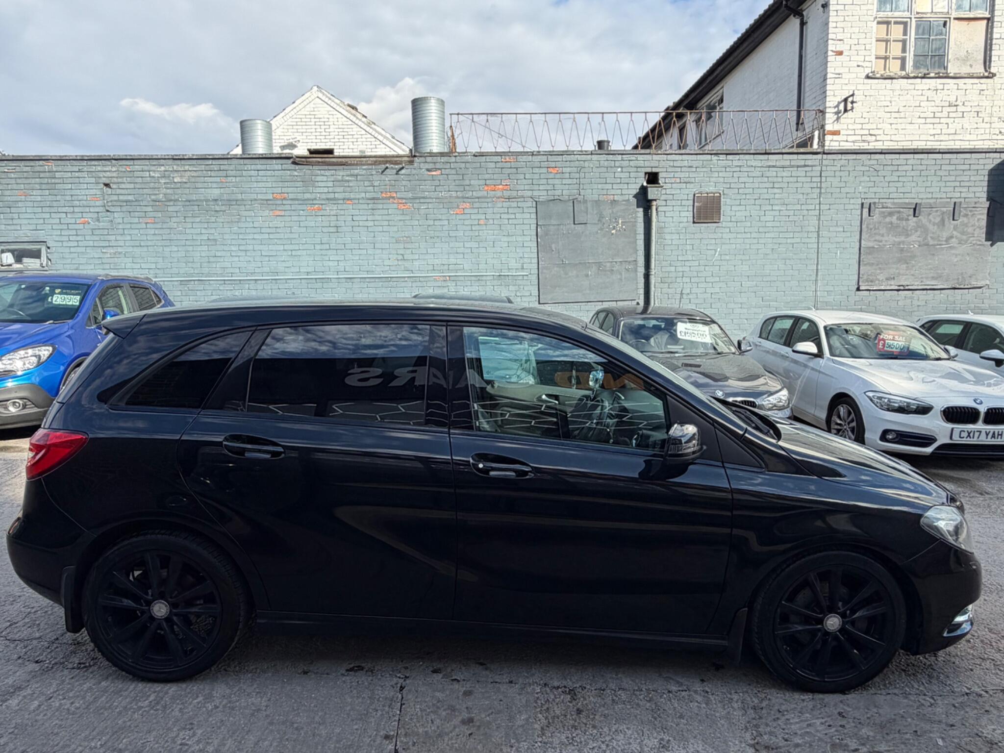 Mercedes-Benz B-Class view 8