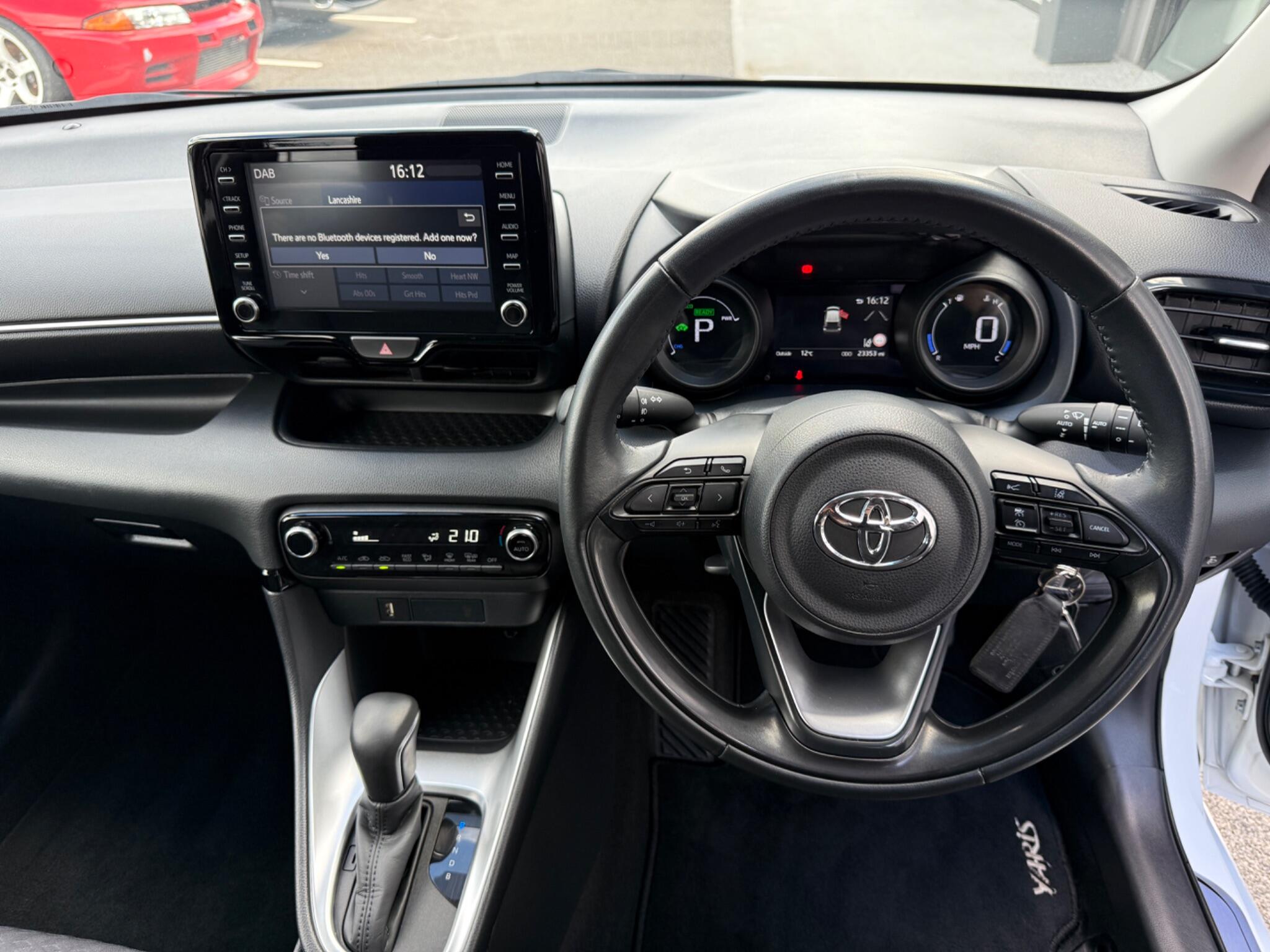 Toyota Yaris view 64