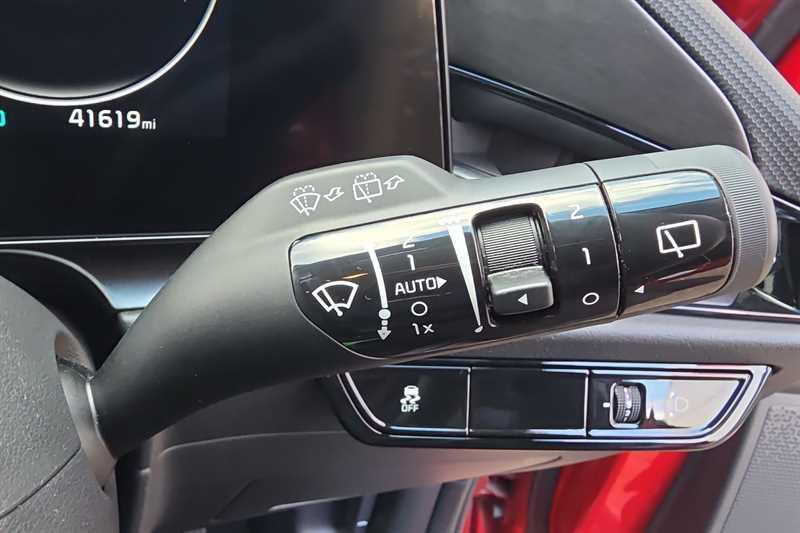 Kia Niro view 34