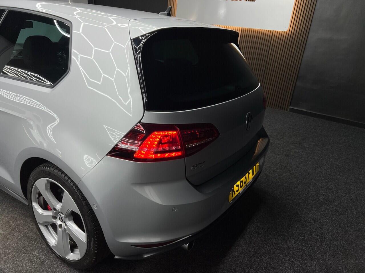 Volkswagen Golf view 8