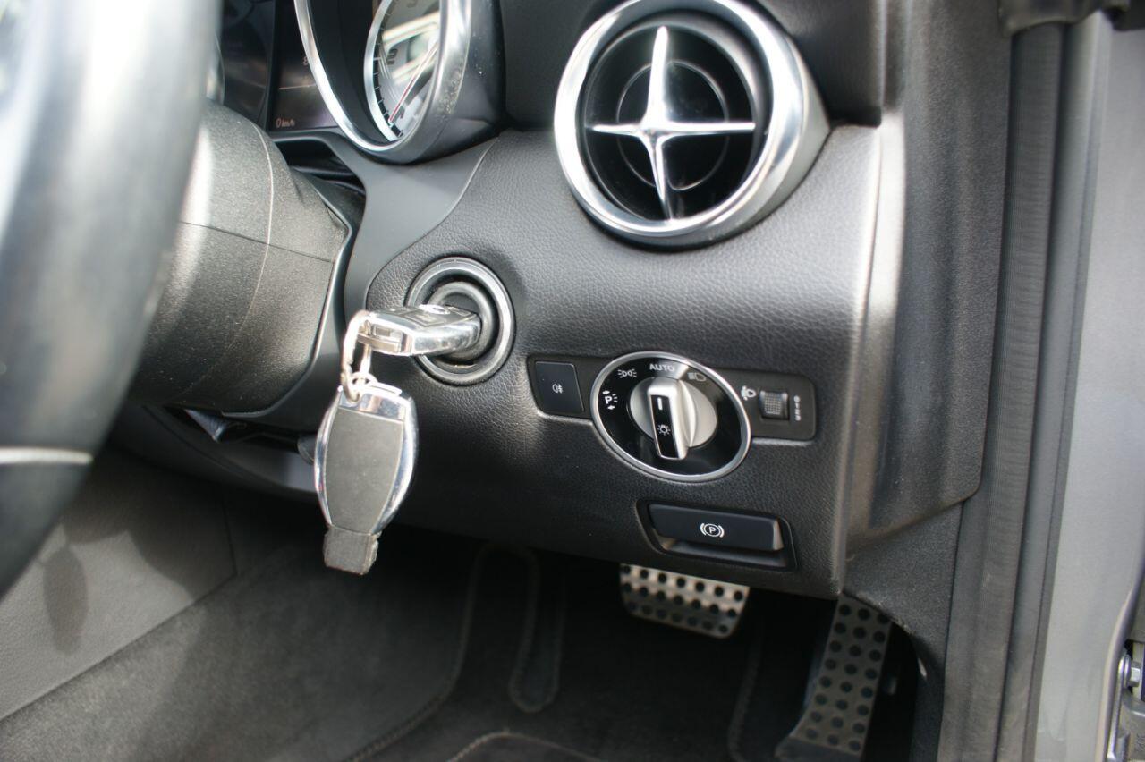 Mercedes-Benz SLK view 36