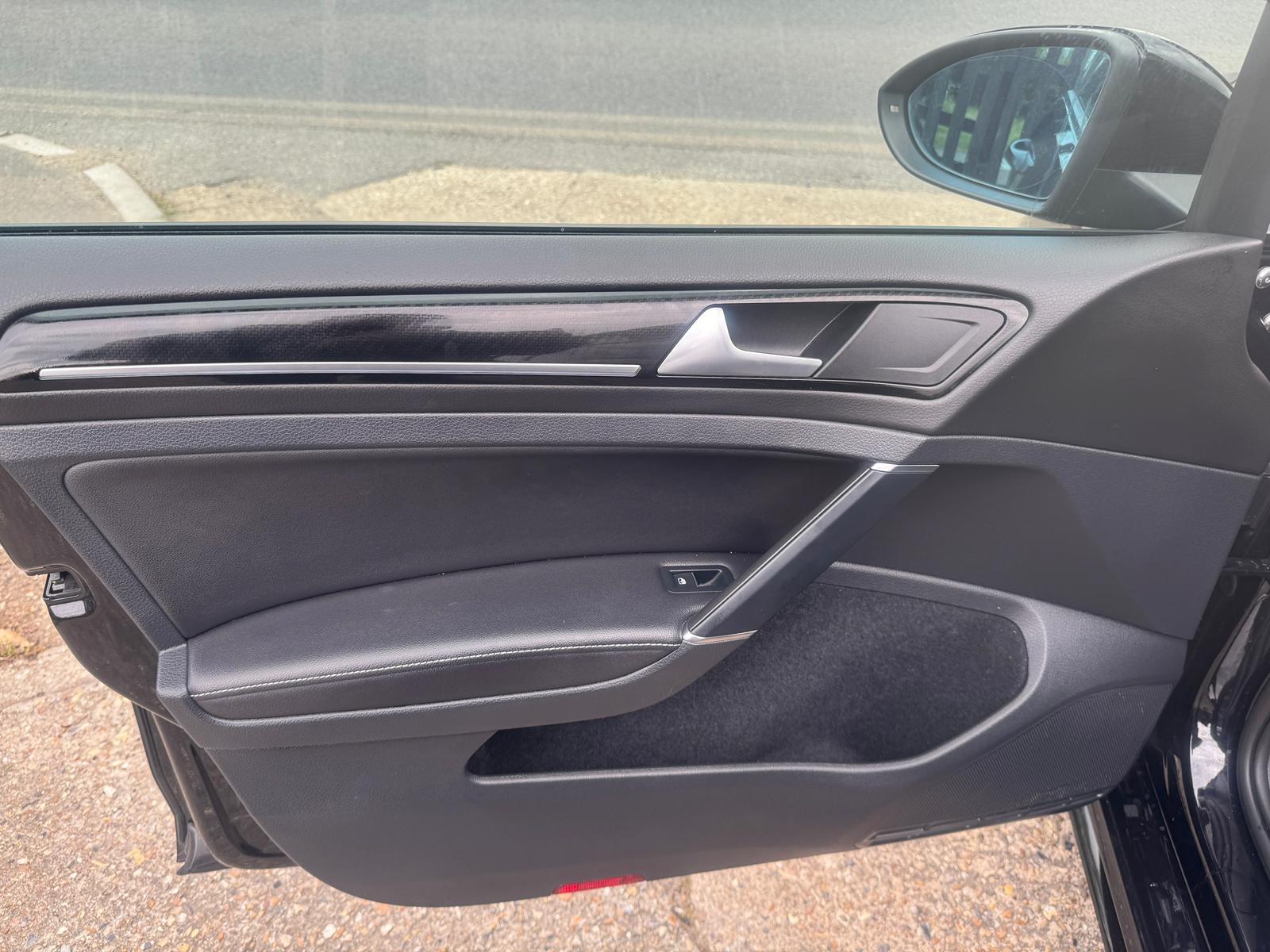 Volkswagen Golf view 33