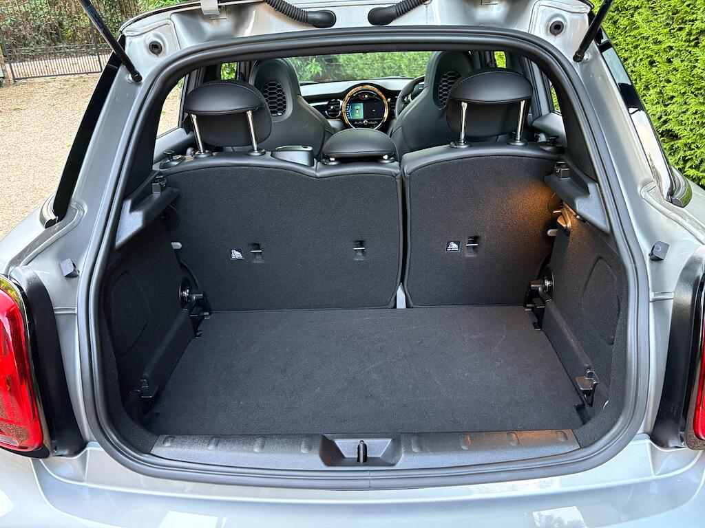 Mini Hatch view 43