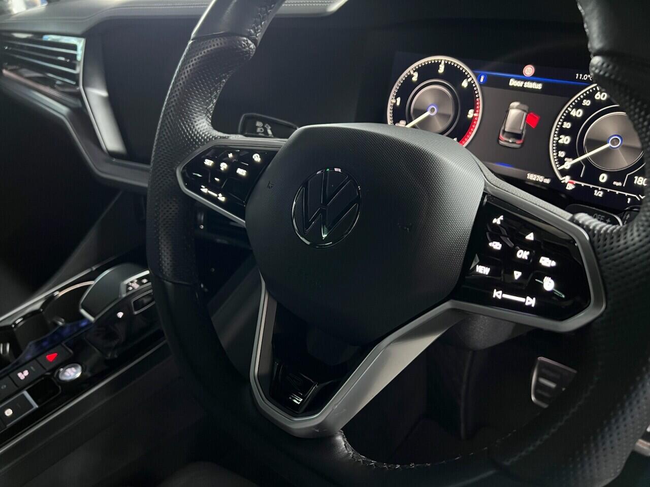 Volkswagen Touareg view 41