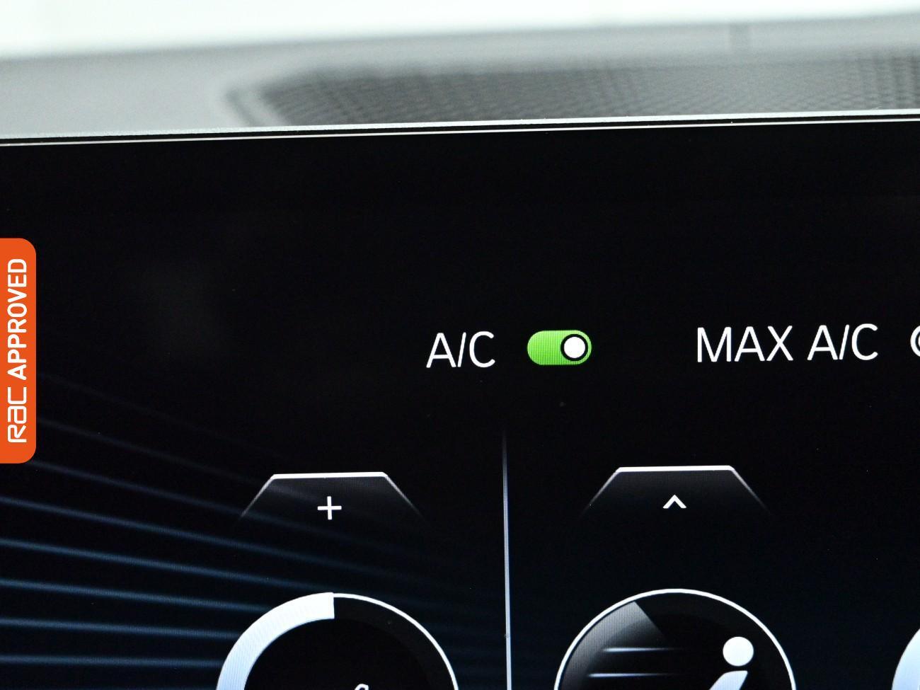 BMW I4 view 22