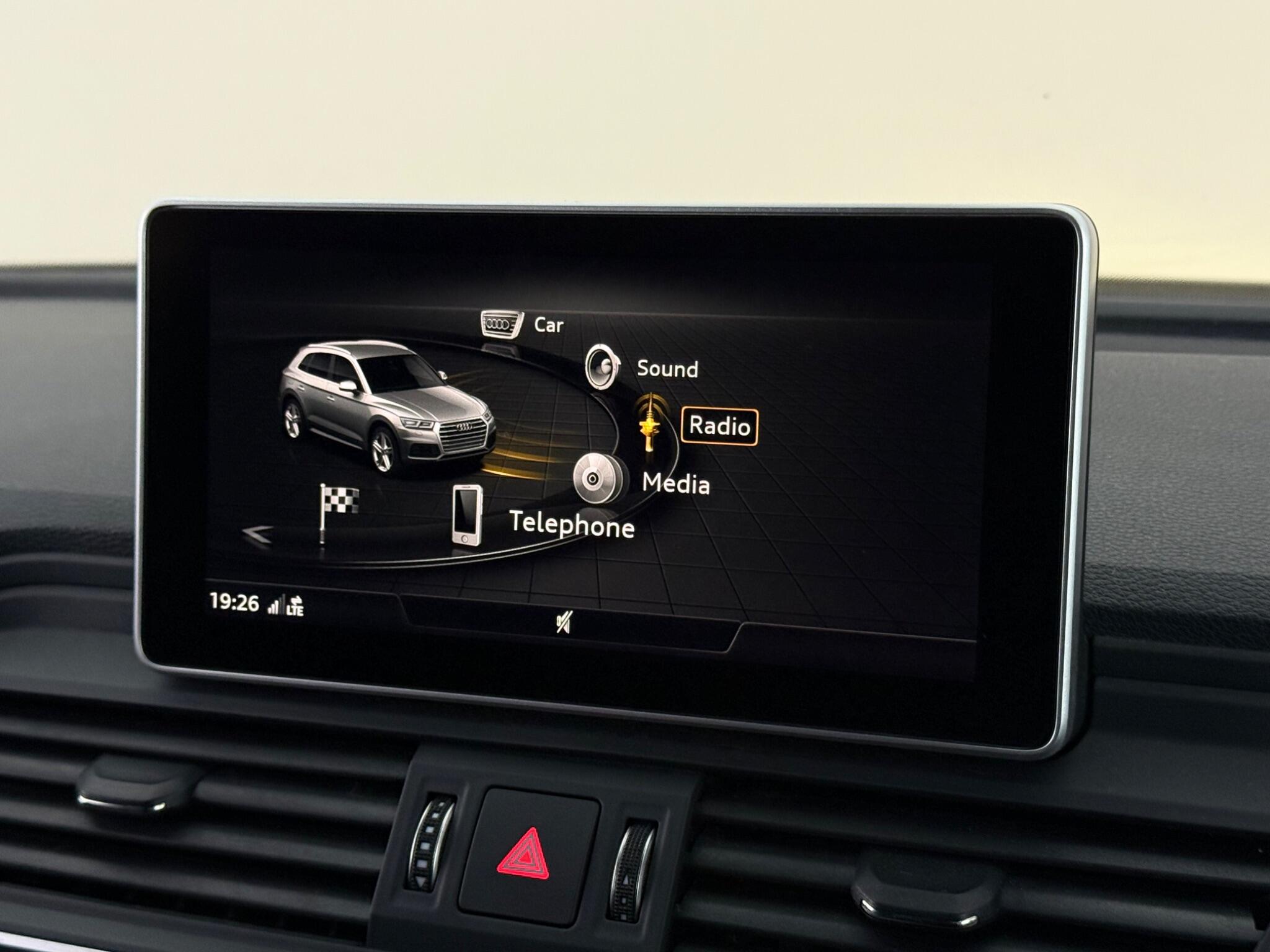 Audi Q5 view 21