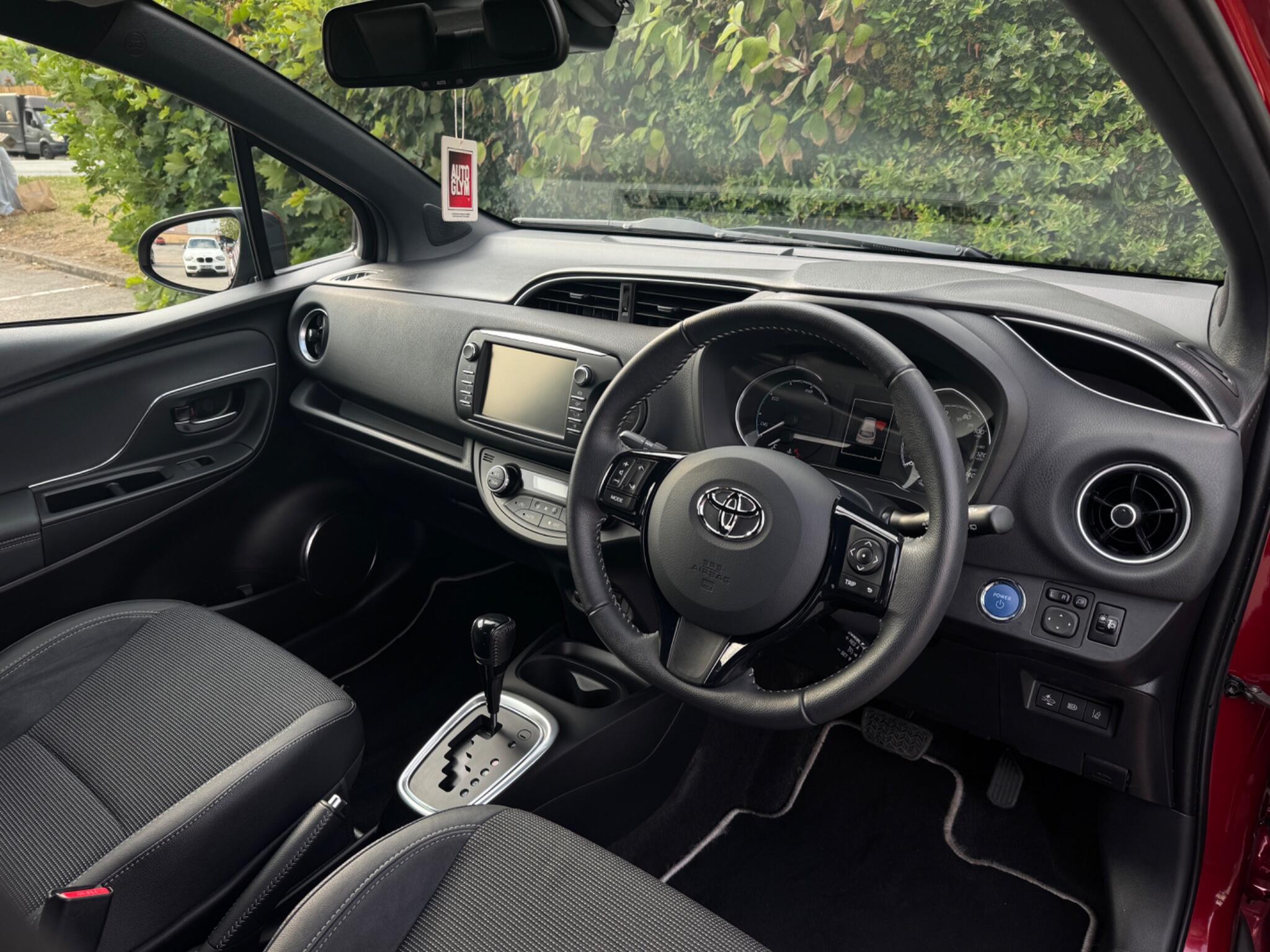 Toyota Yaris view 15