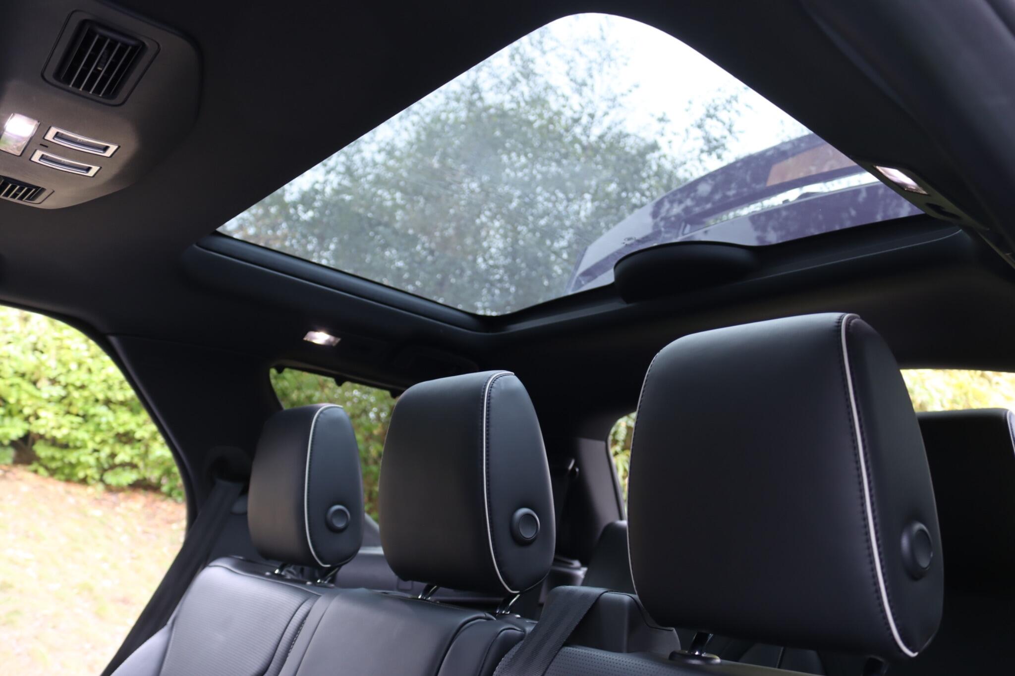 Land Rover Discovery view 14