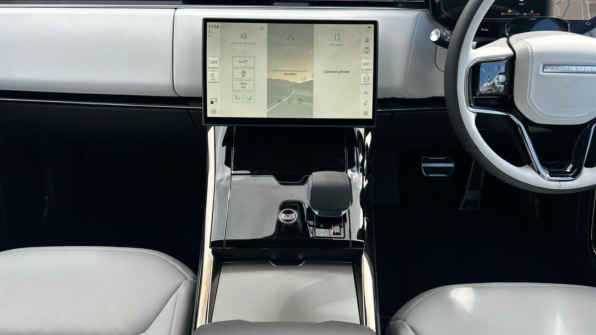 Land Rover Range Rover Sport view 11