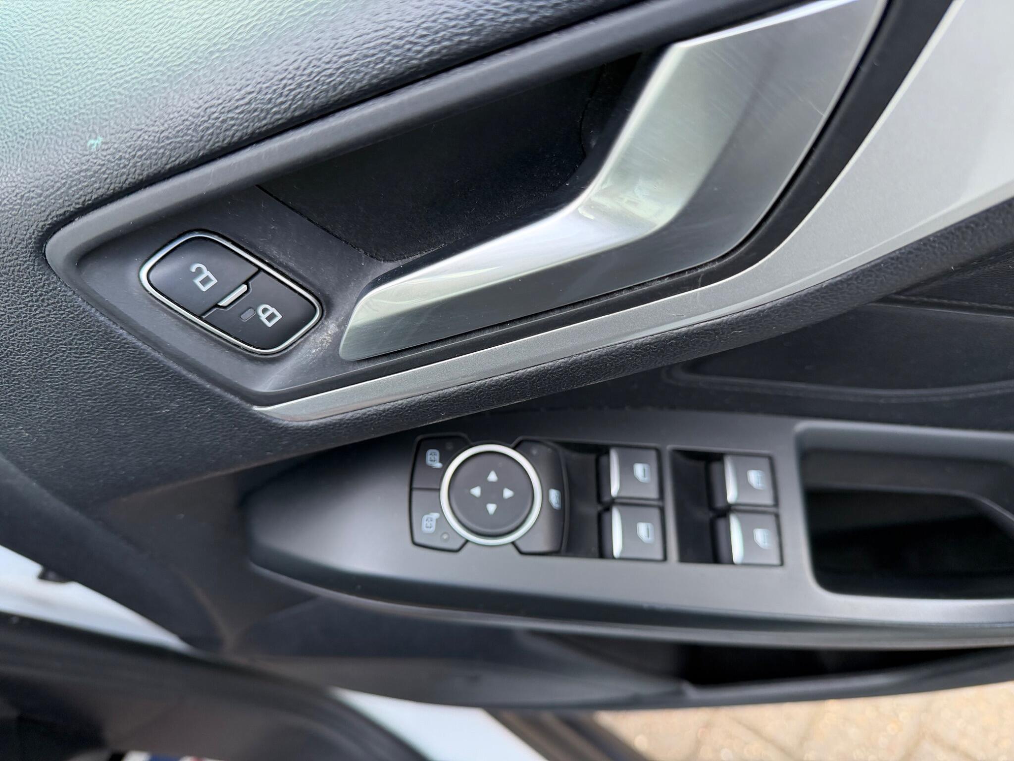Ford Focus view 19
