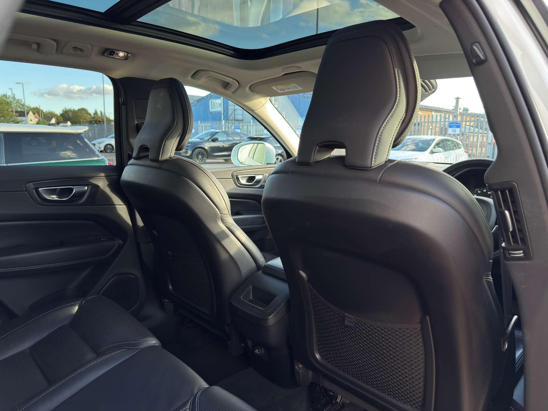 Volvo XC60 view 44