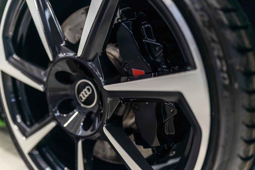 Audi TT RS view 12
