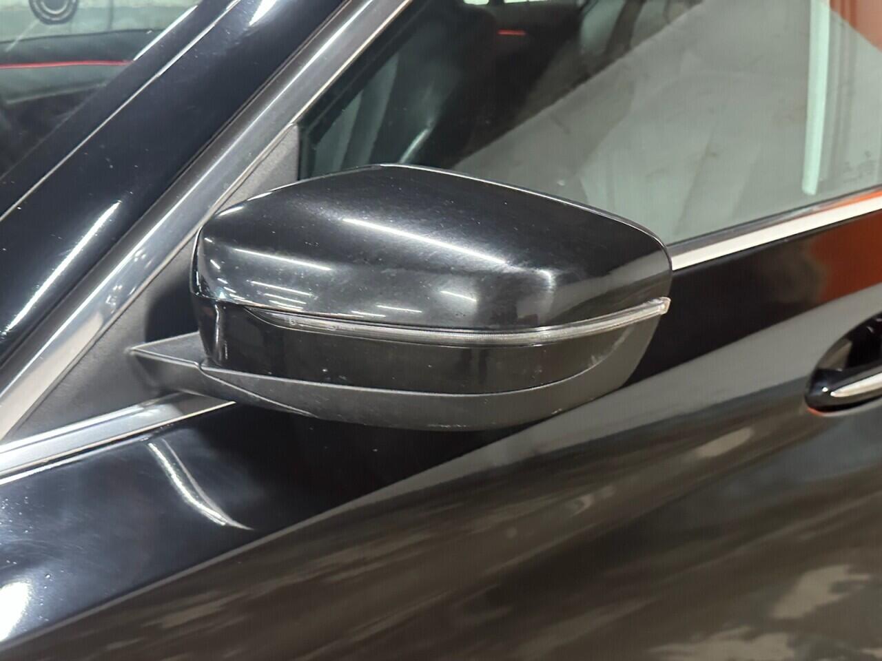 BMW 5 Series view 15