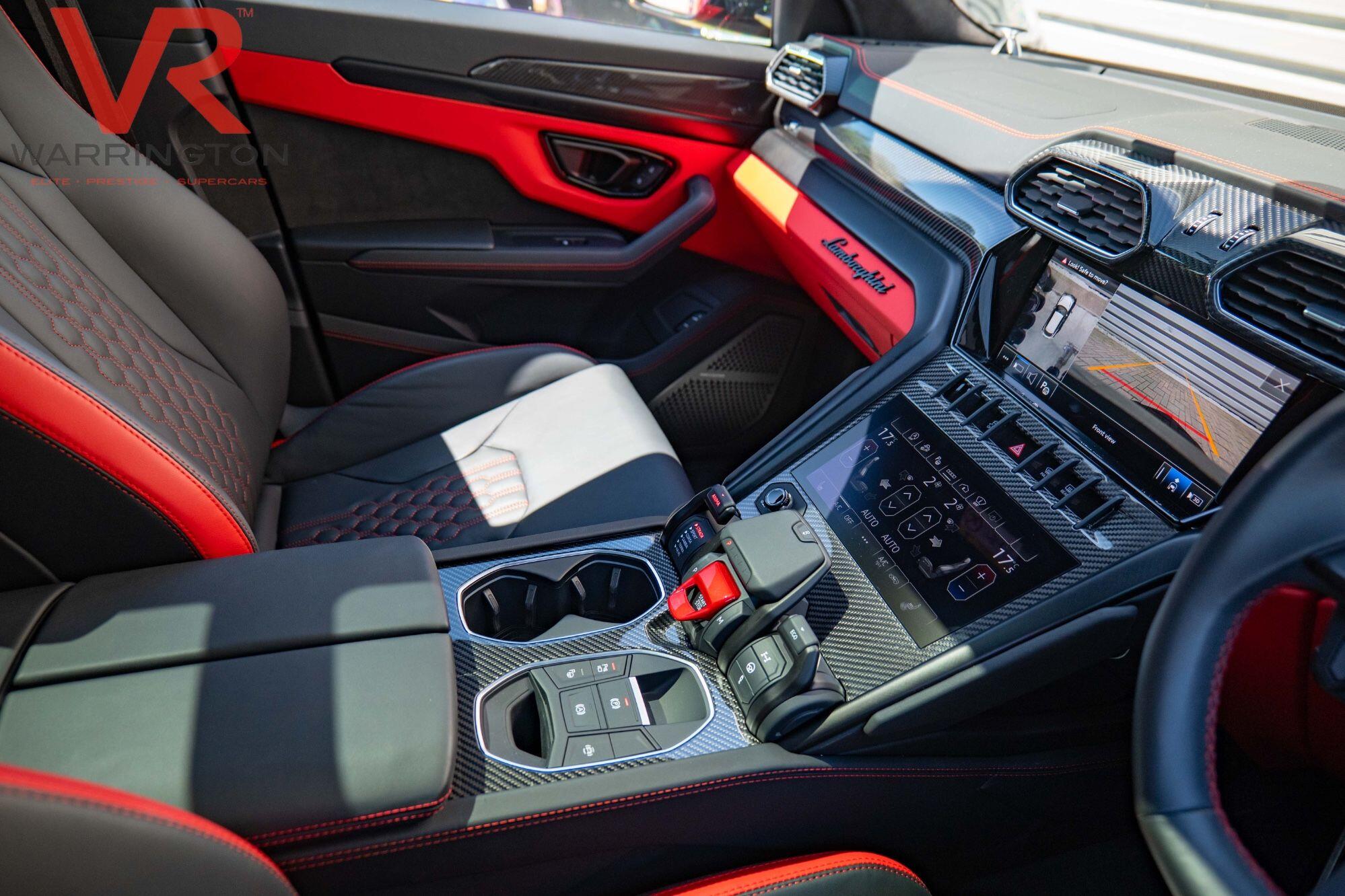 Lamborghini Urus view 28