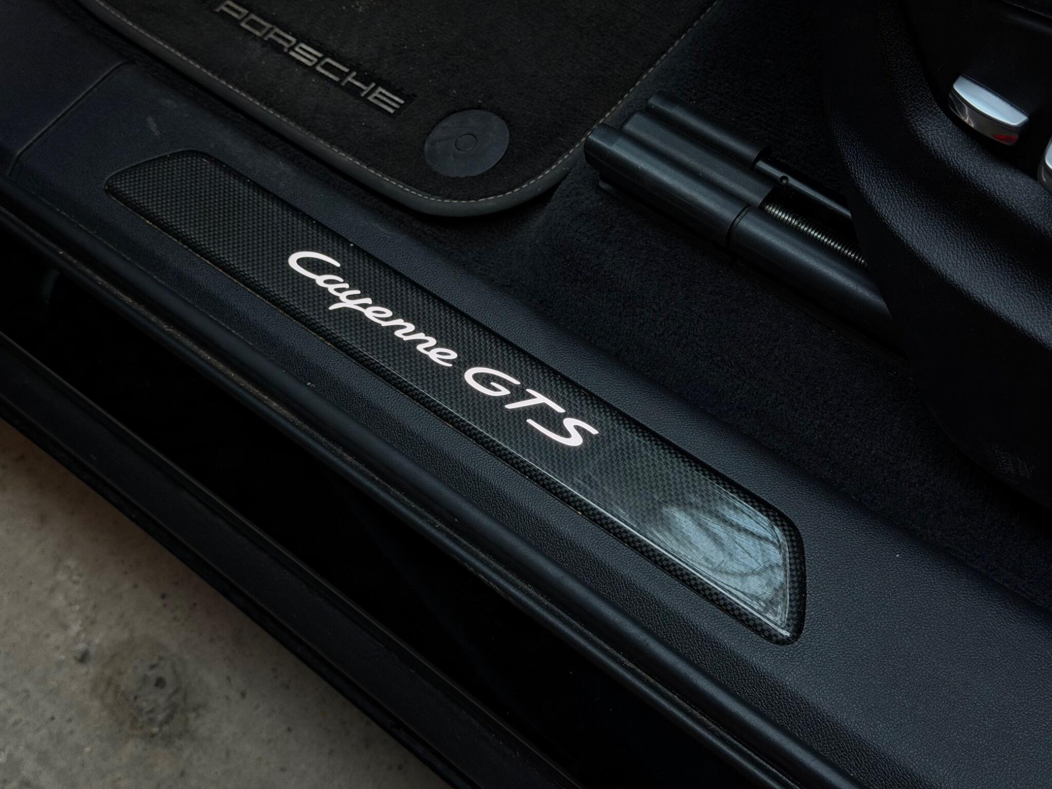 Porsche Cayenne view 88