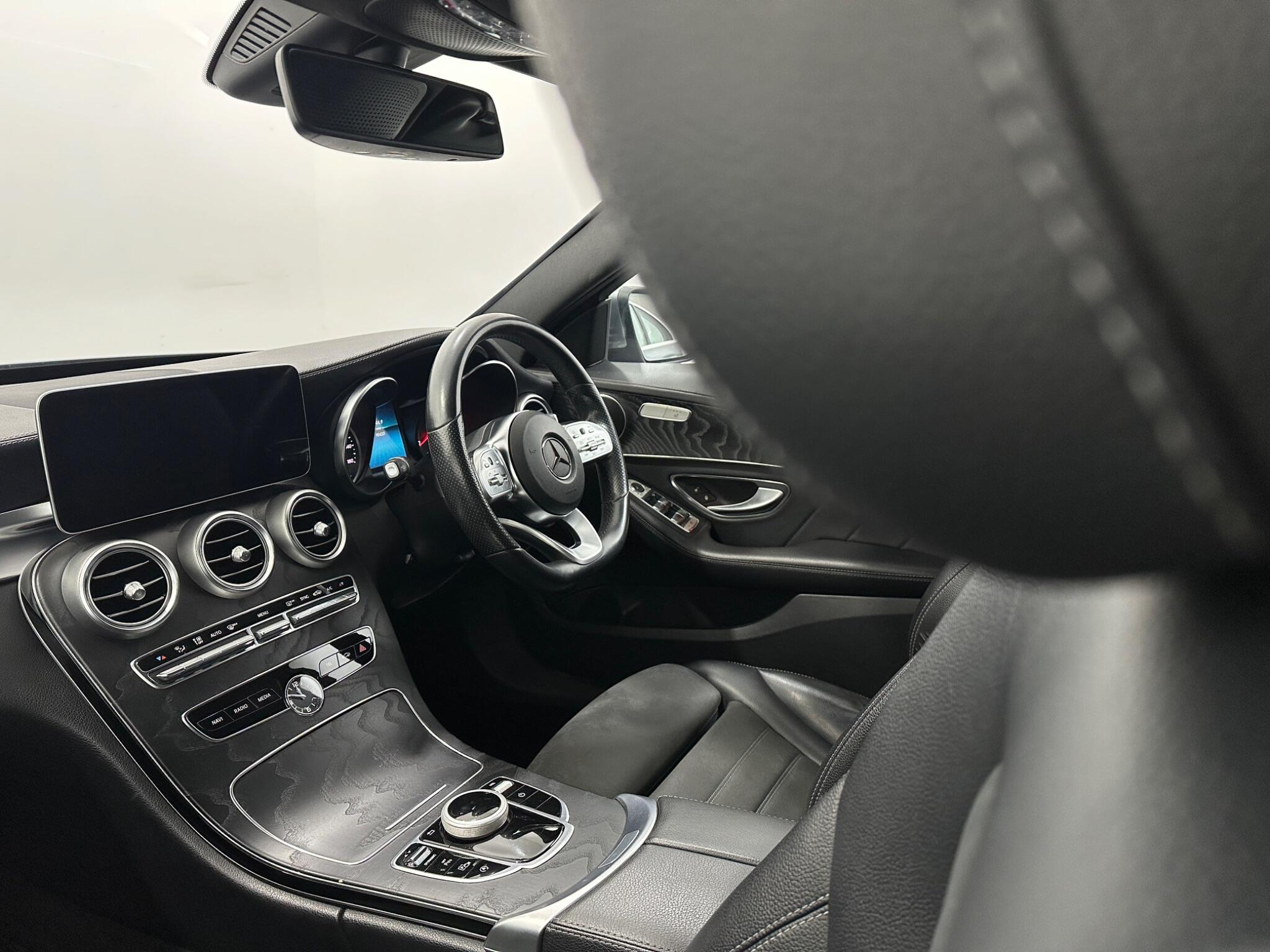 Mercedes-Benz C-Class view 29
