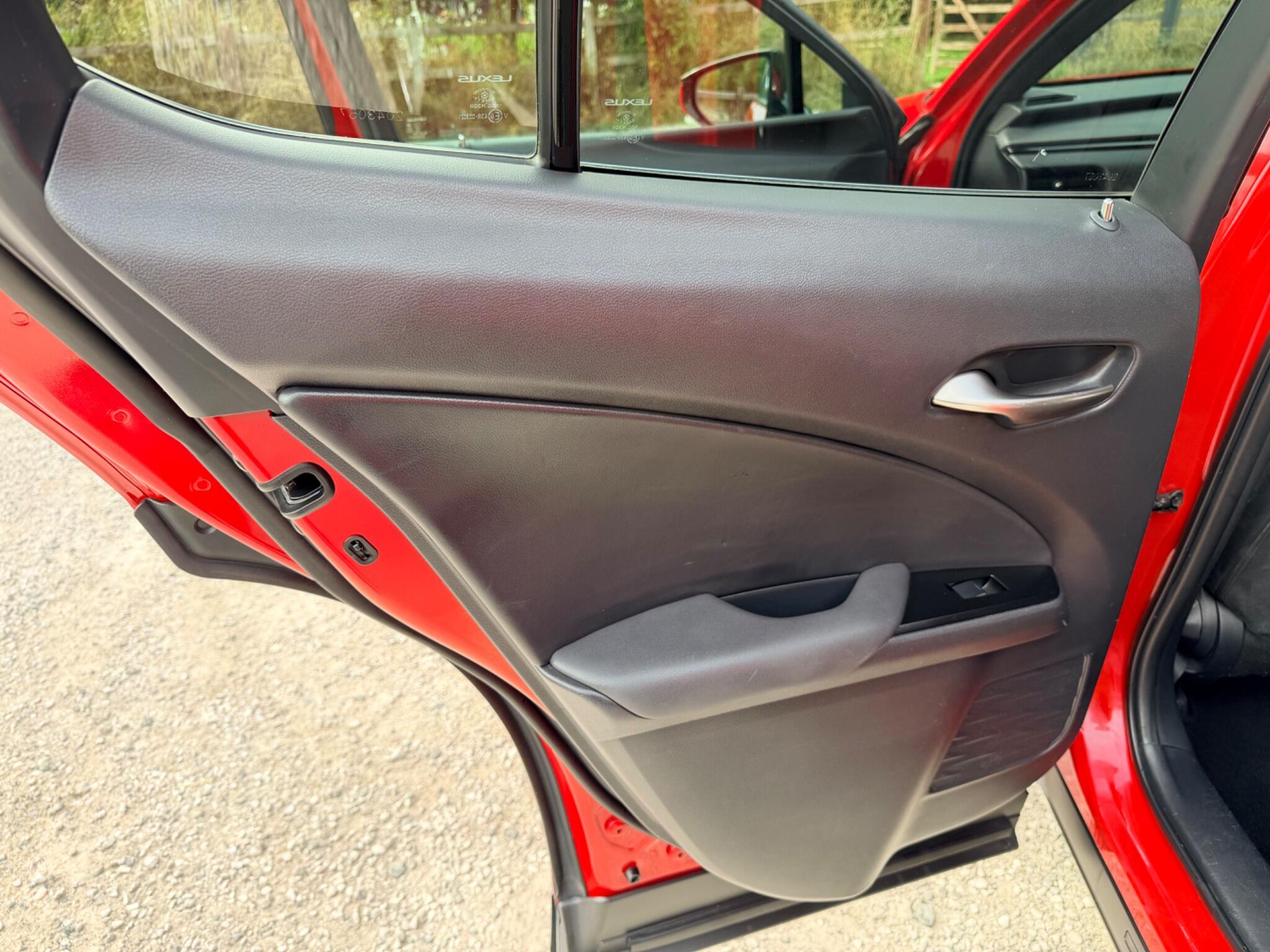 Lexus Ux view 32