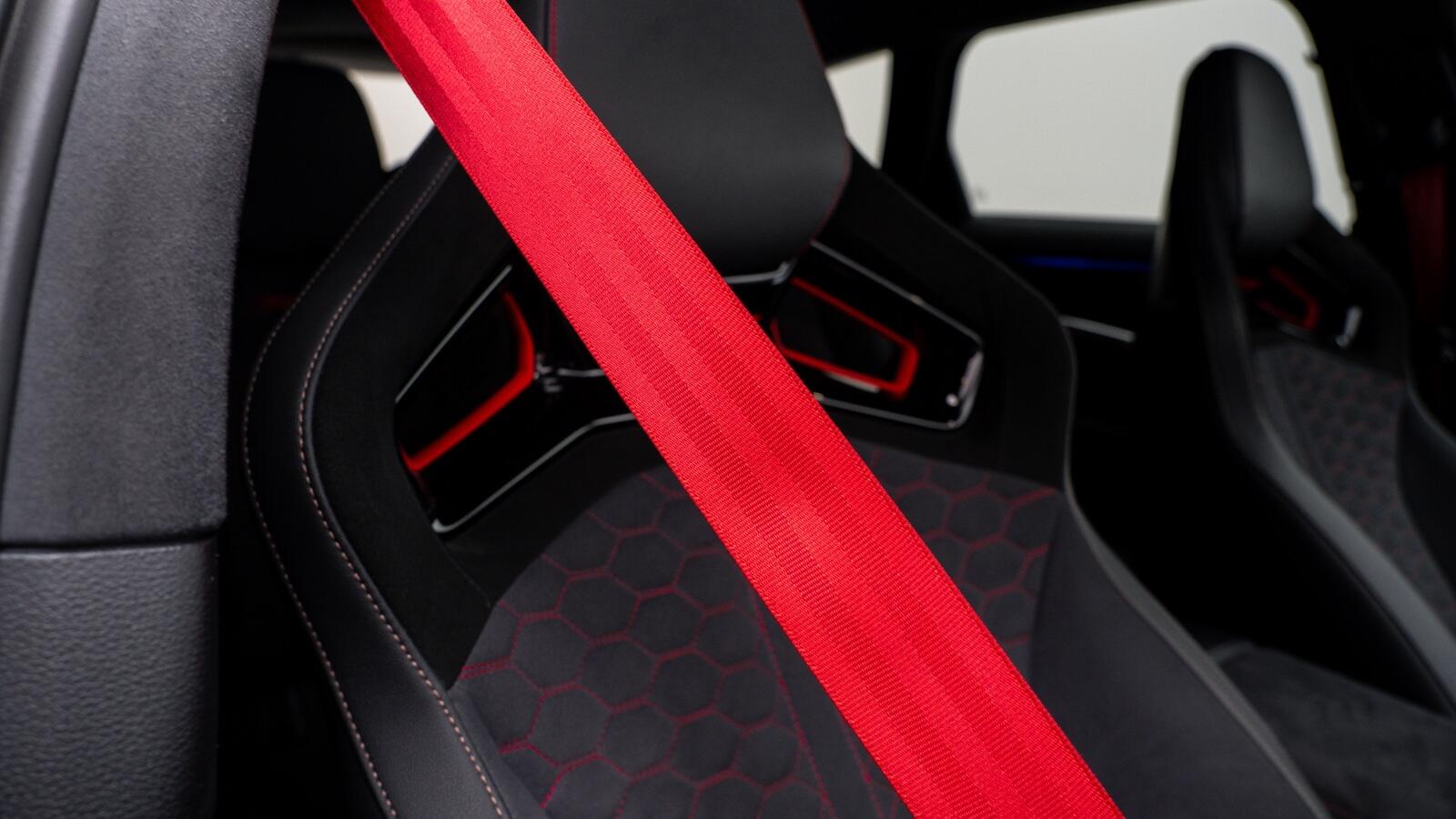 Audi RS6 Avant view 27