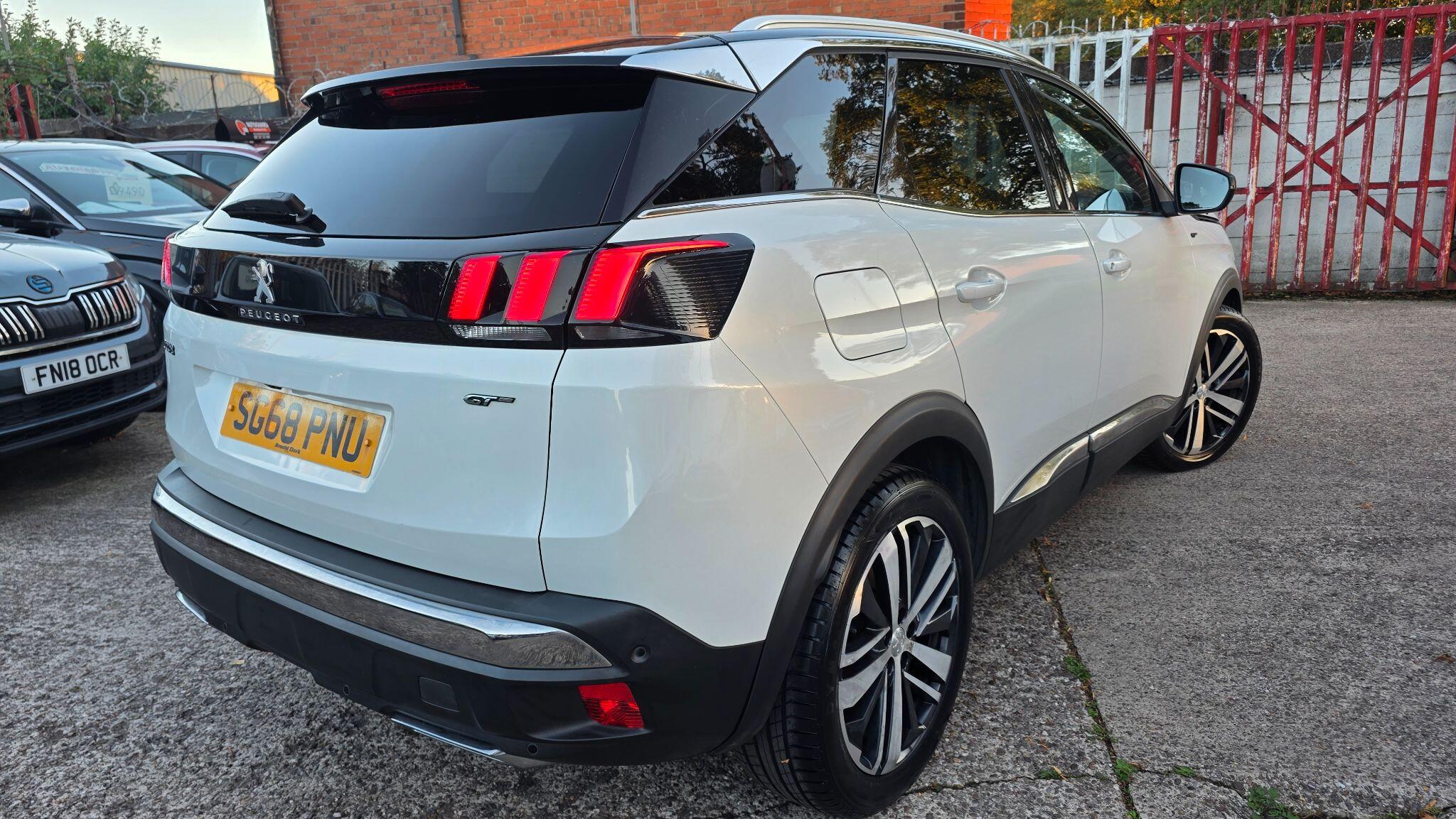 Peugeot 3008 view 5