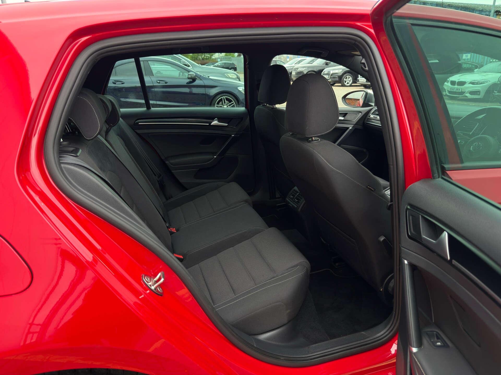 Volkswagen Golf view 23
