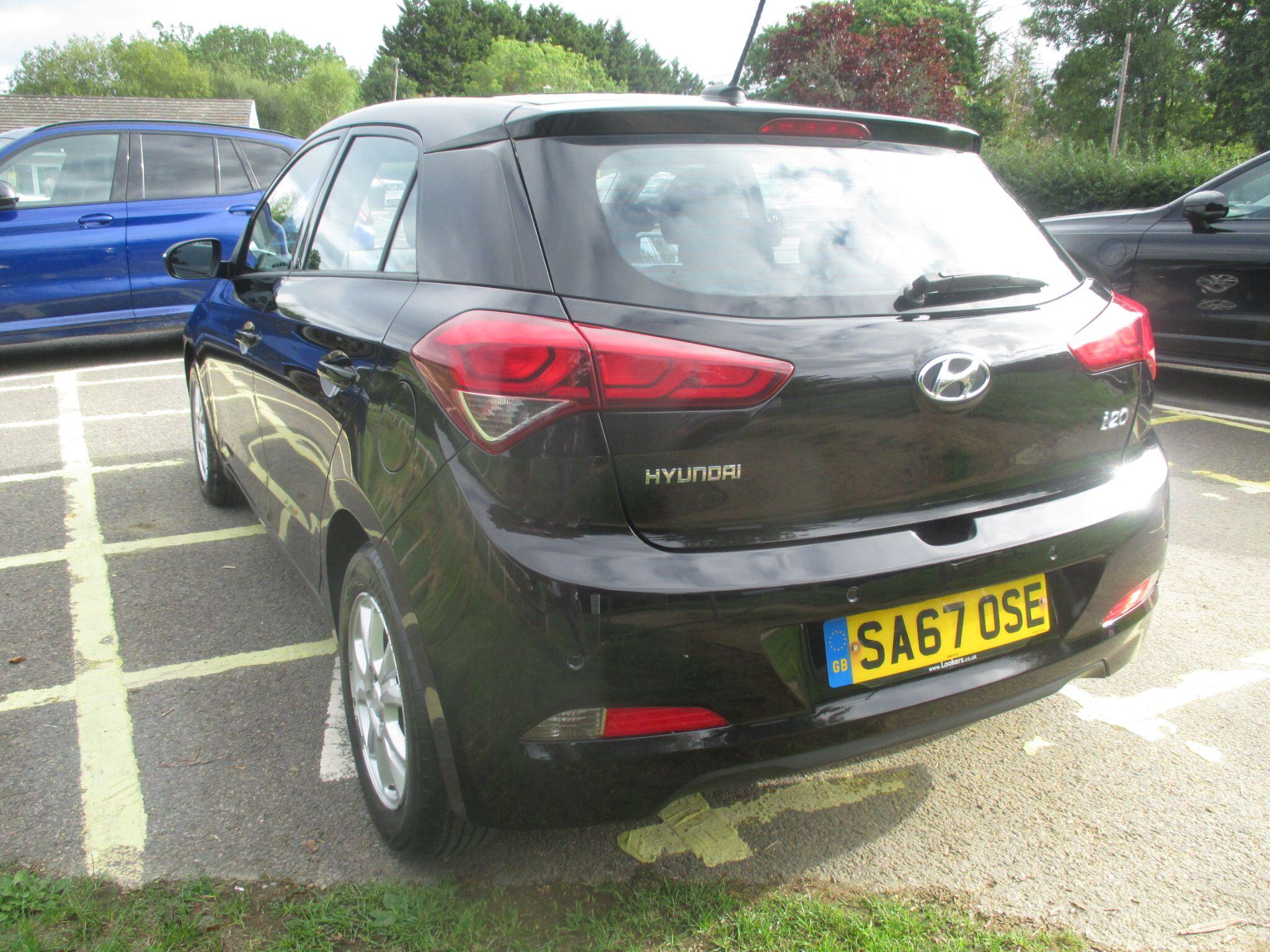 Hyundai i20 view 13