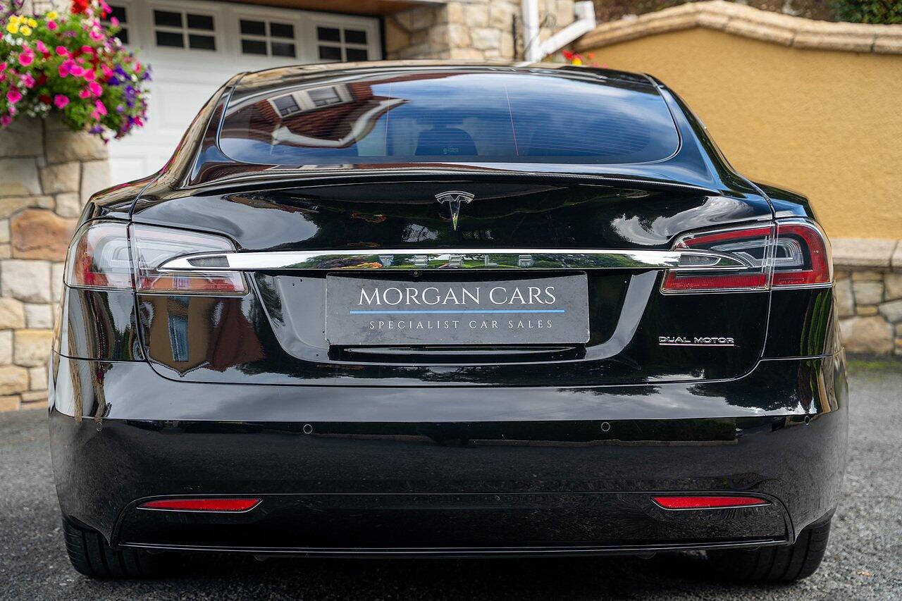 Tesla Model S view 14