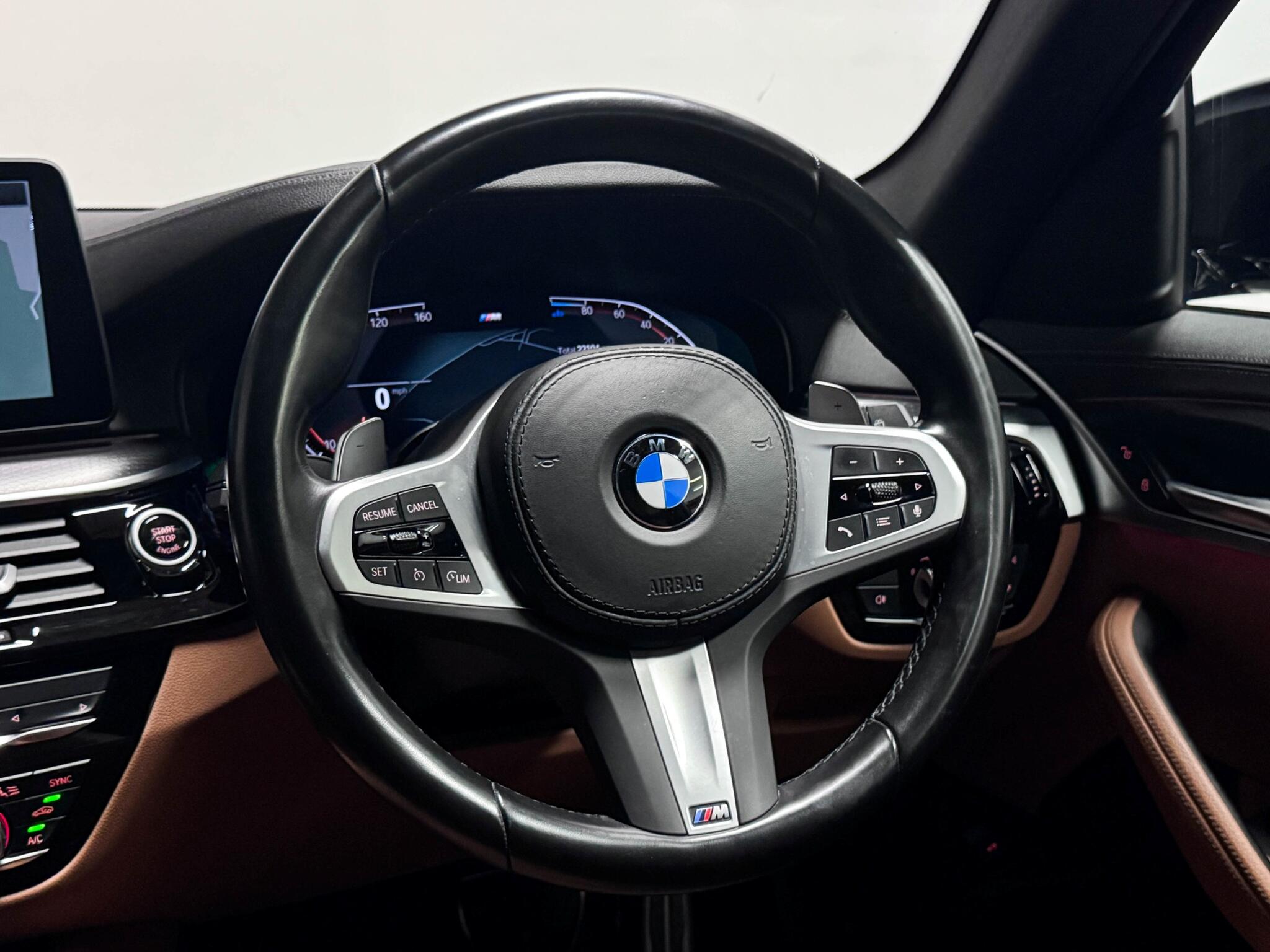 BMW 5 Series view 14