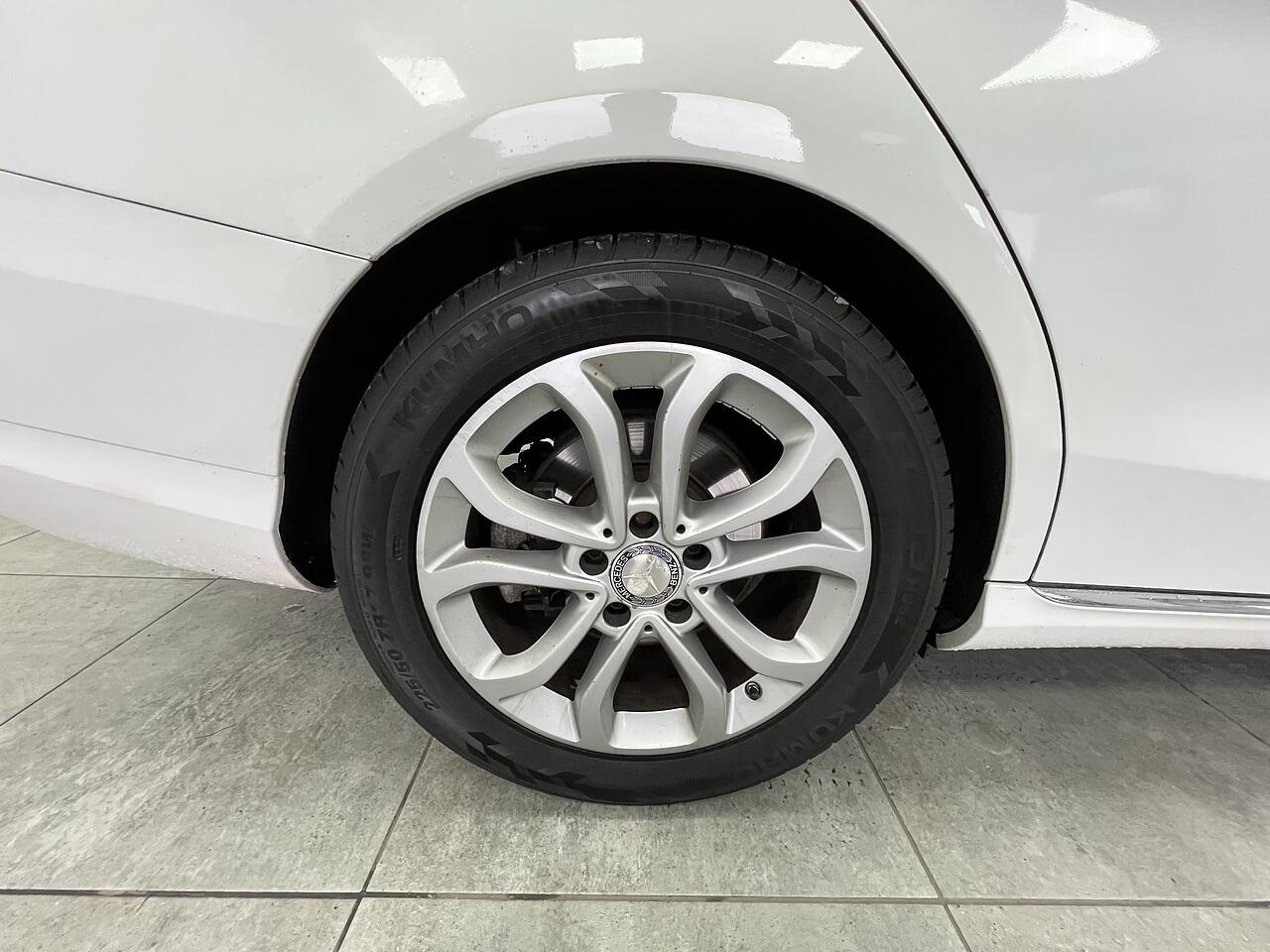 Mercedes-Benz C-Class view 21